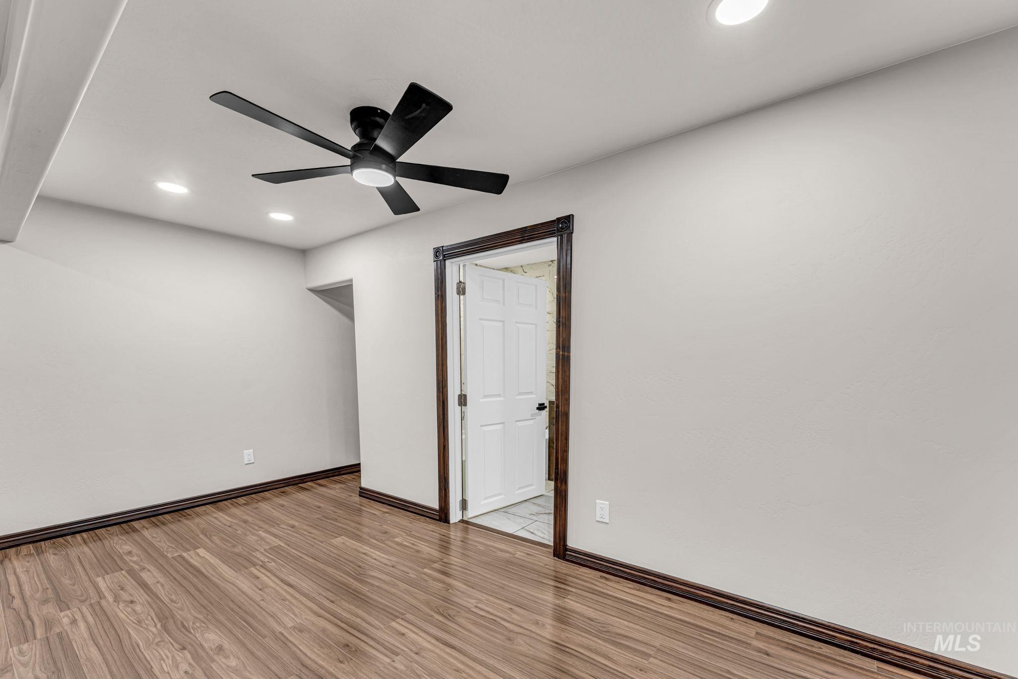 210 Oregon St Property Photo 29