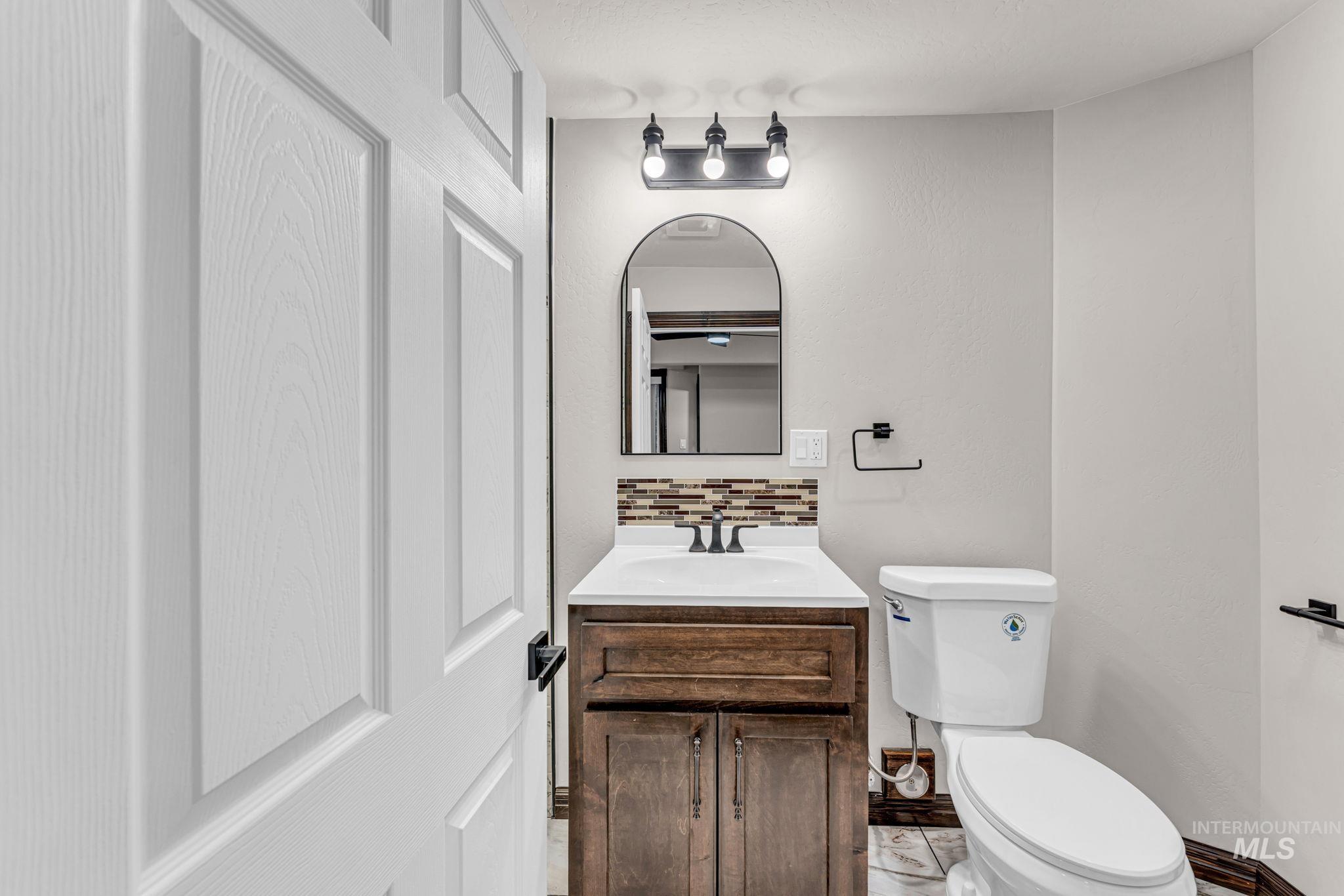 210 Oregon St Property Photo 32