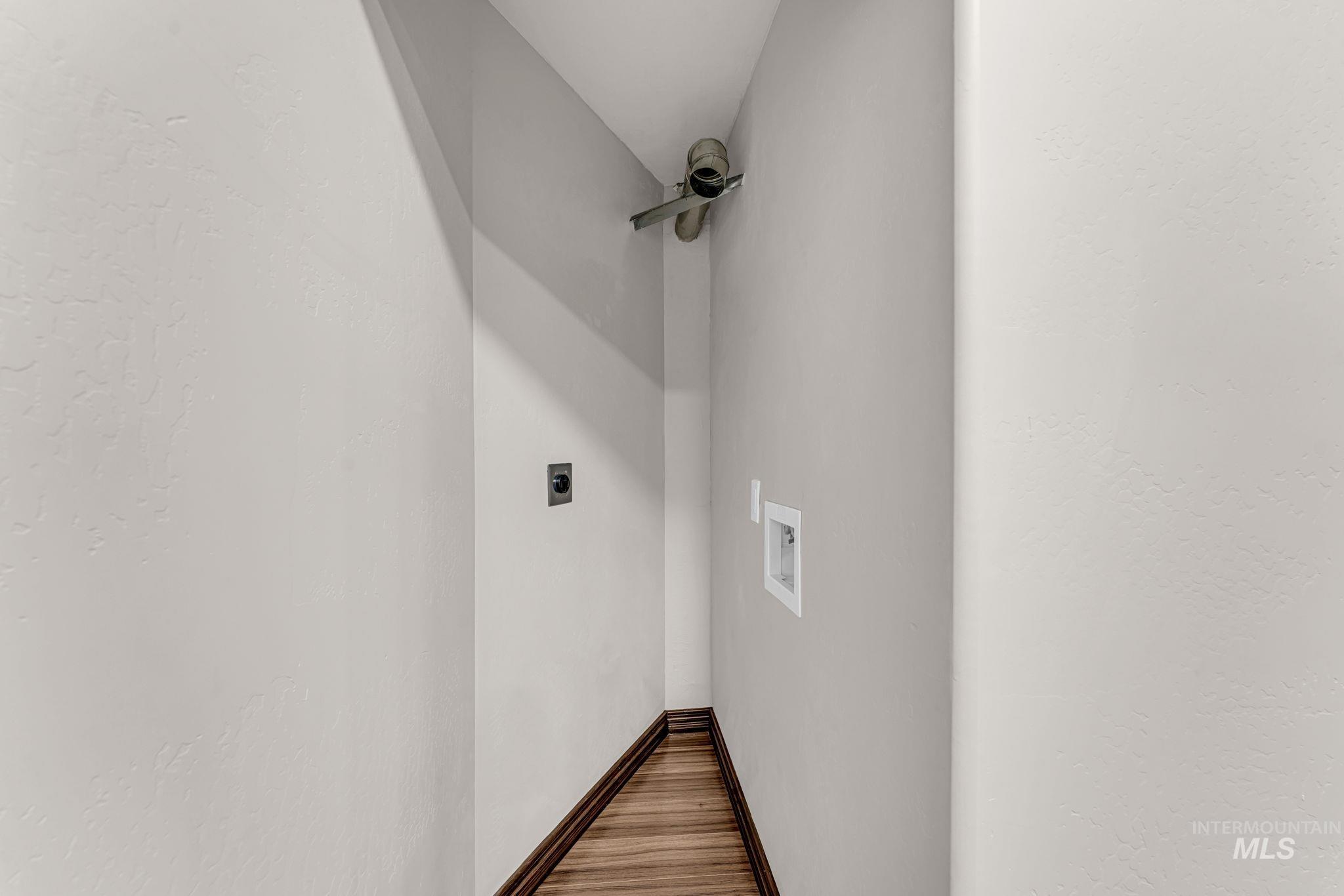 210 Oregon St Property Photo 33