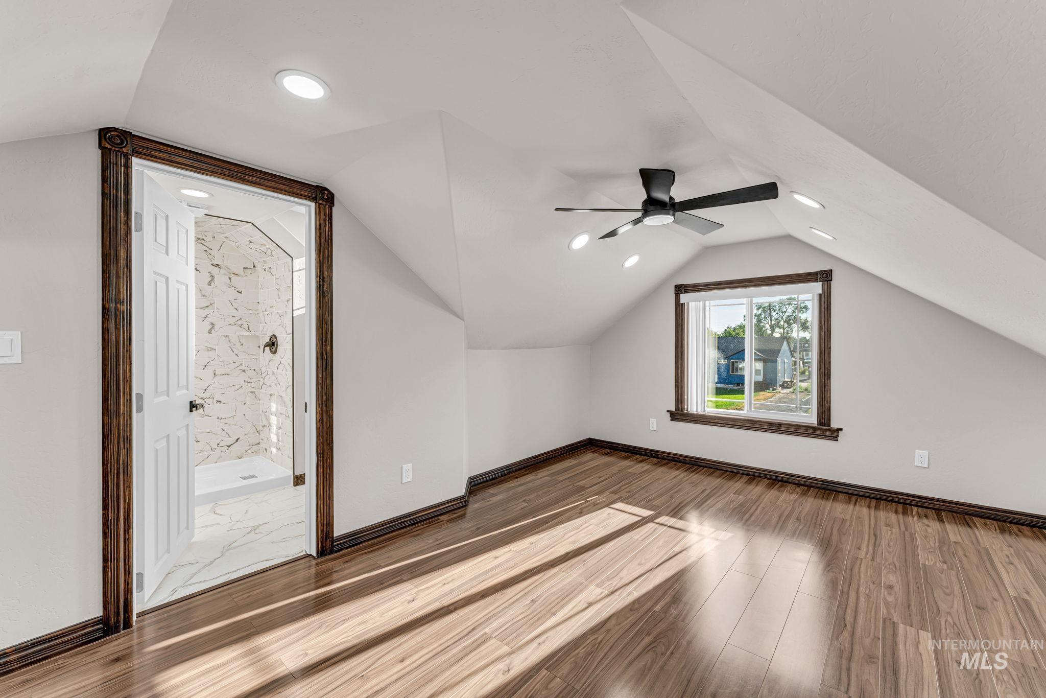 210 Oregon St Property Photo 36