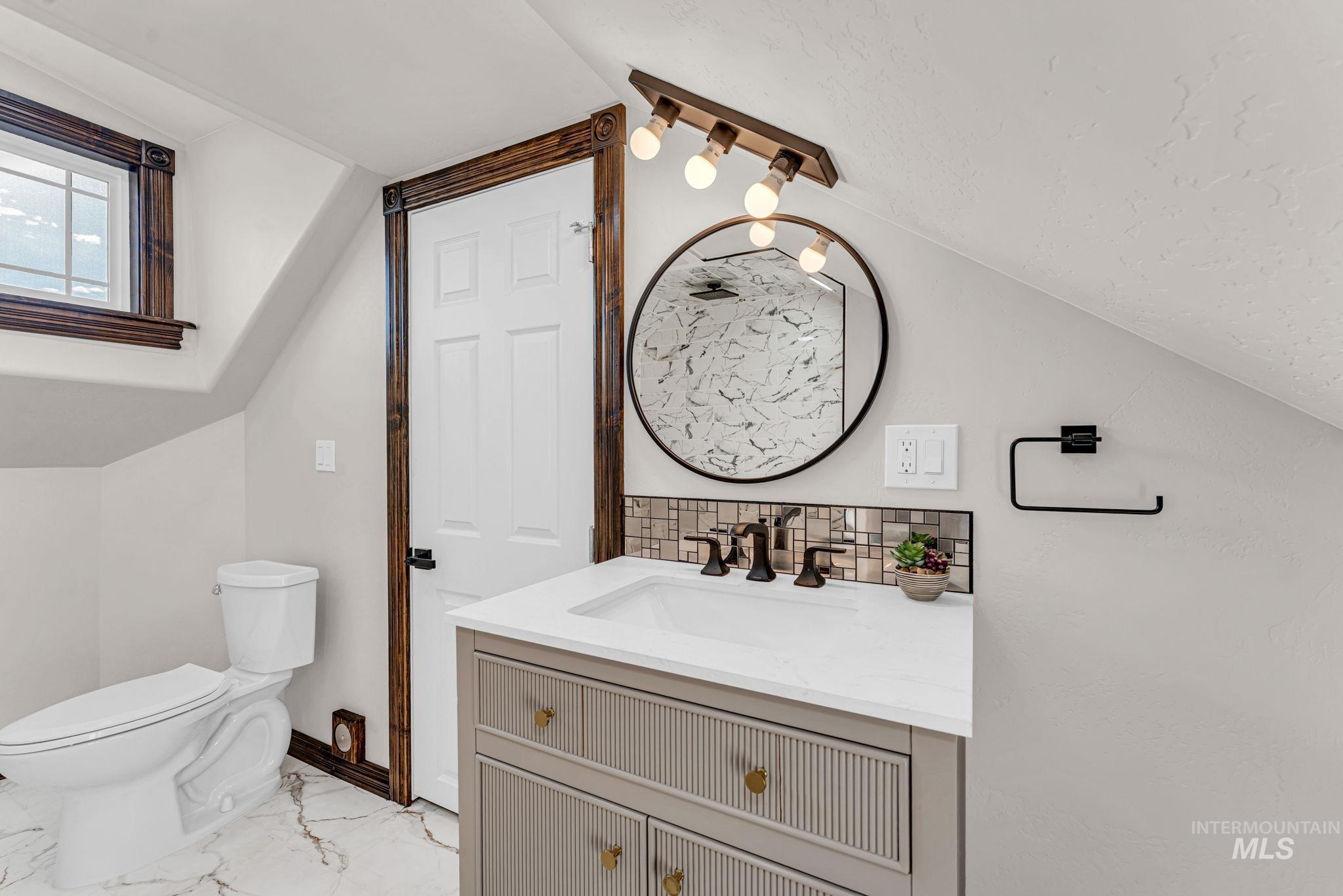 210 Oregon St Property Photo 41