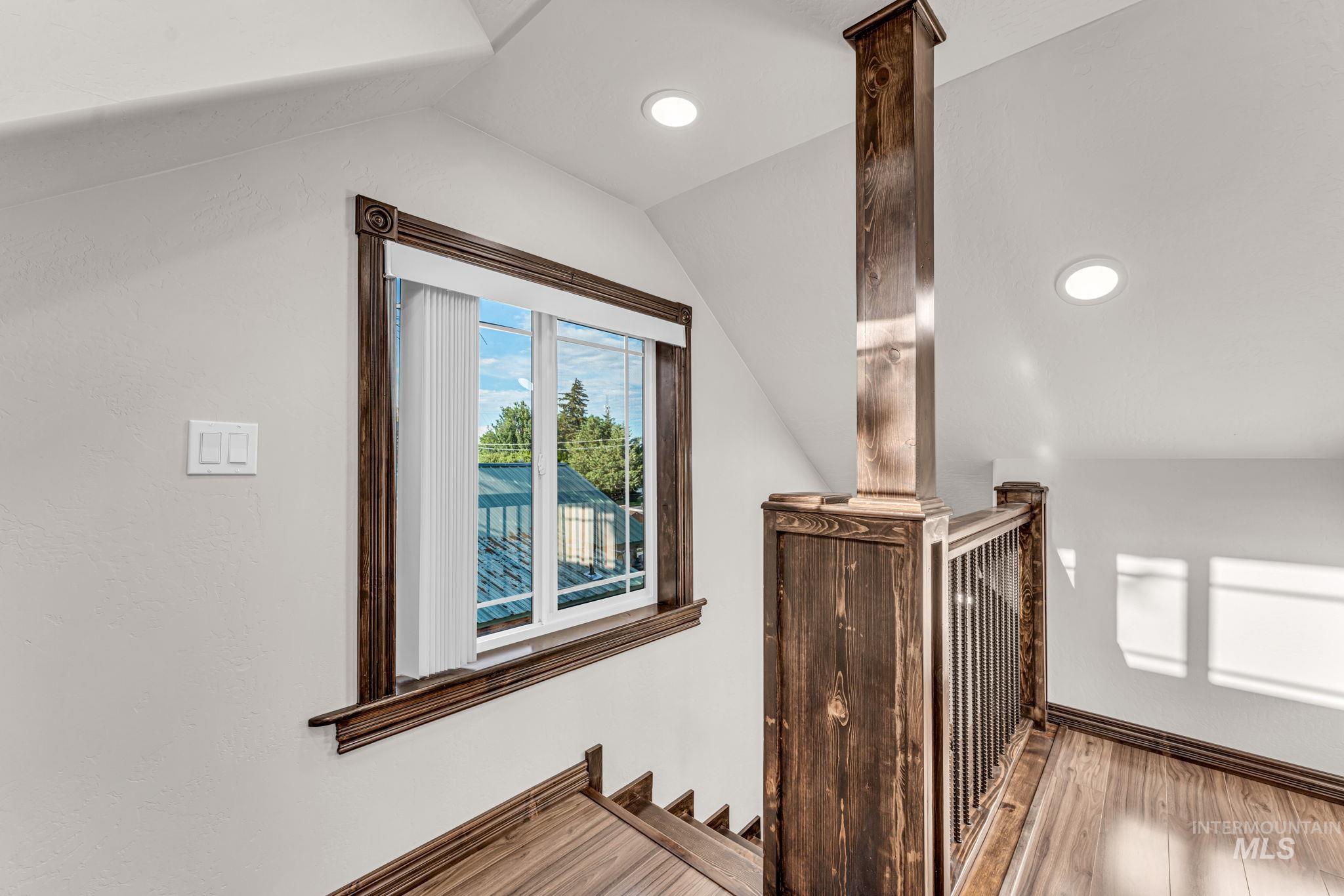210 Oregon St Property Photo 42