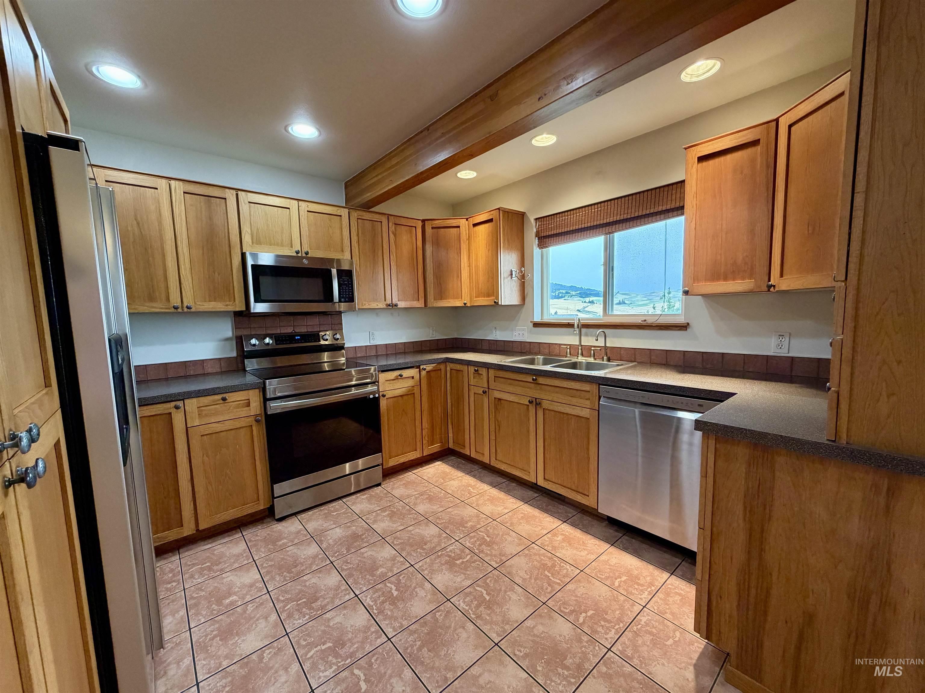 793 Indian Hills Dr Property Photo 10