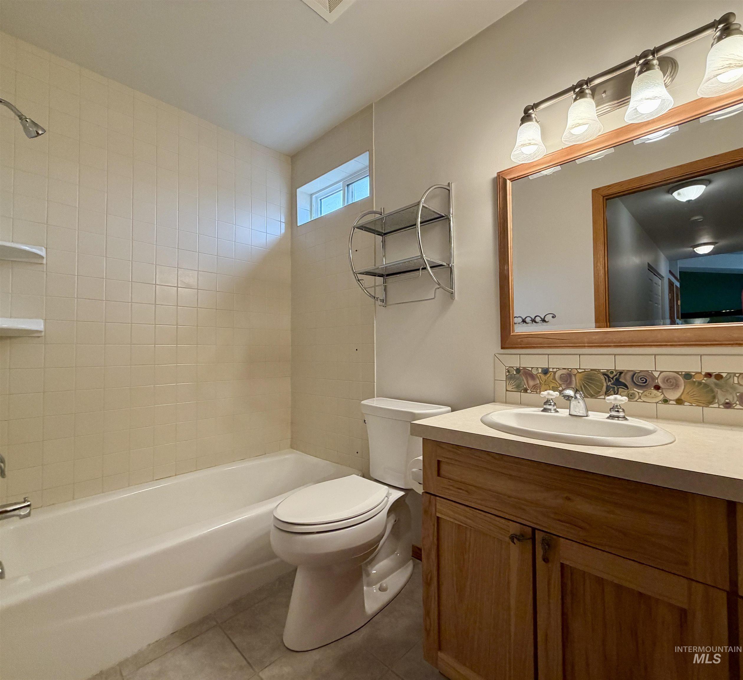 793 Indian Hills Dr Property Photo 22