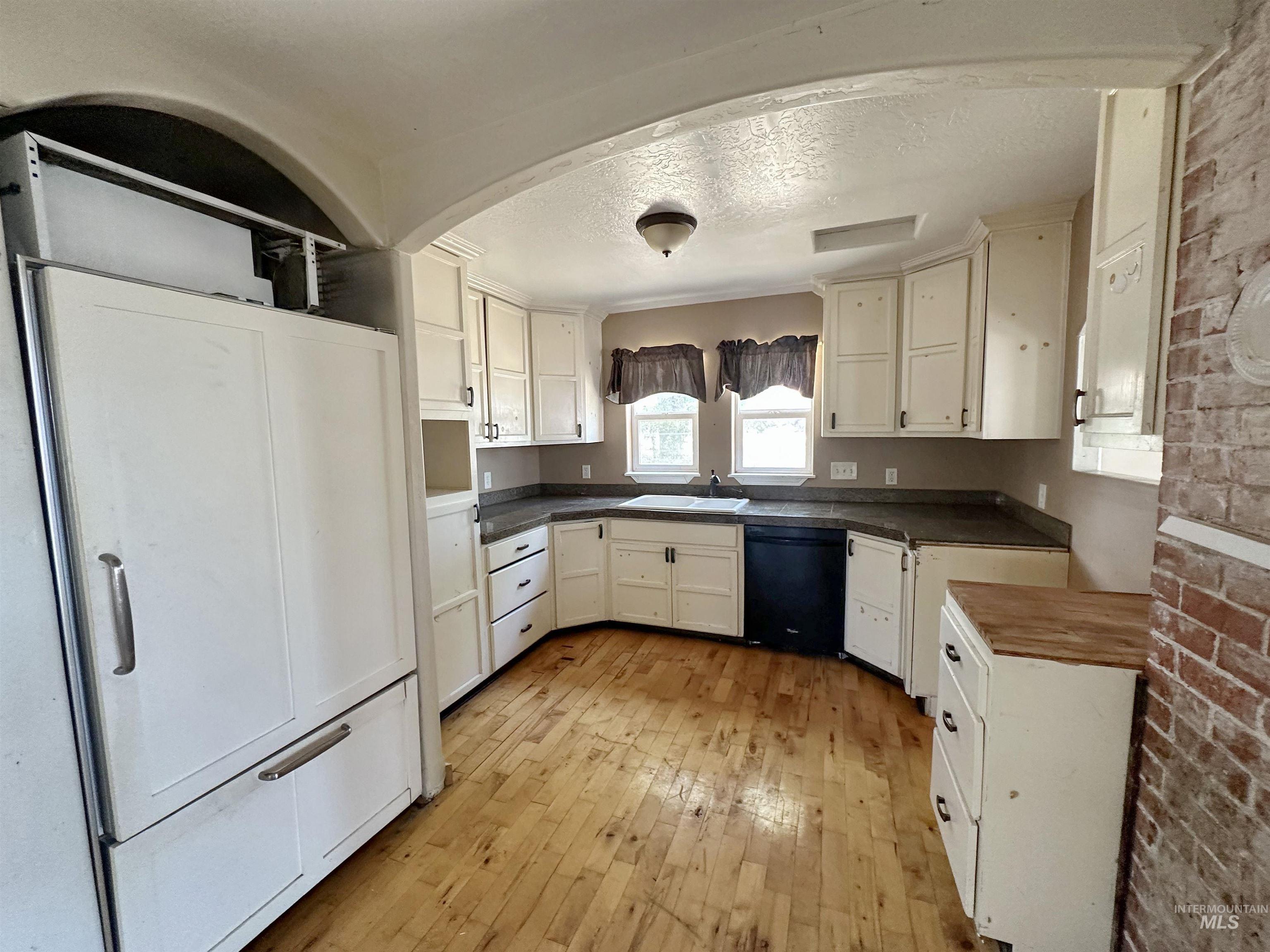 306 Illinois Ave Property Photo 3