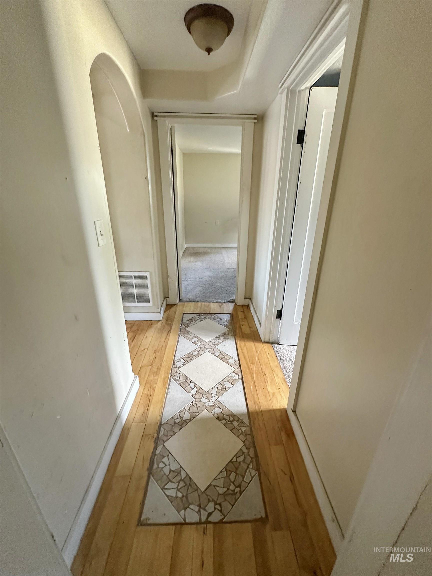 306 Illinois Ave Property Photo 12