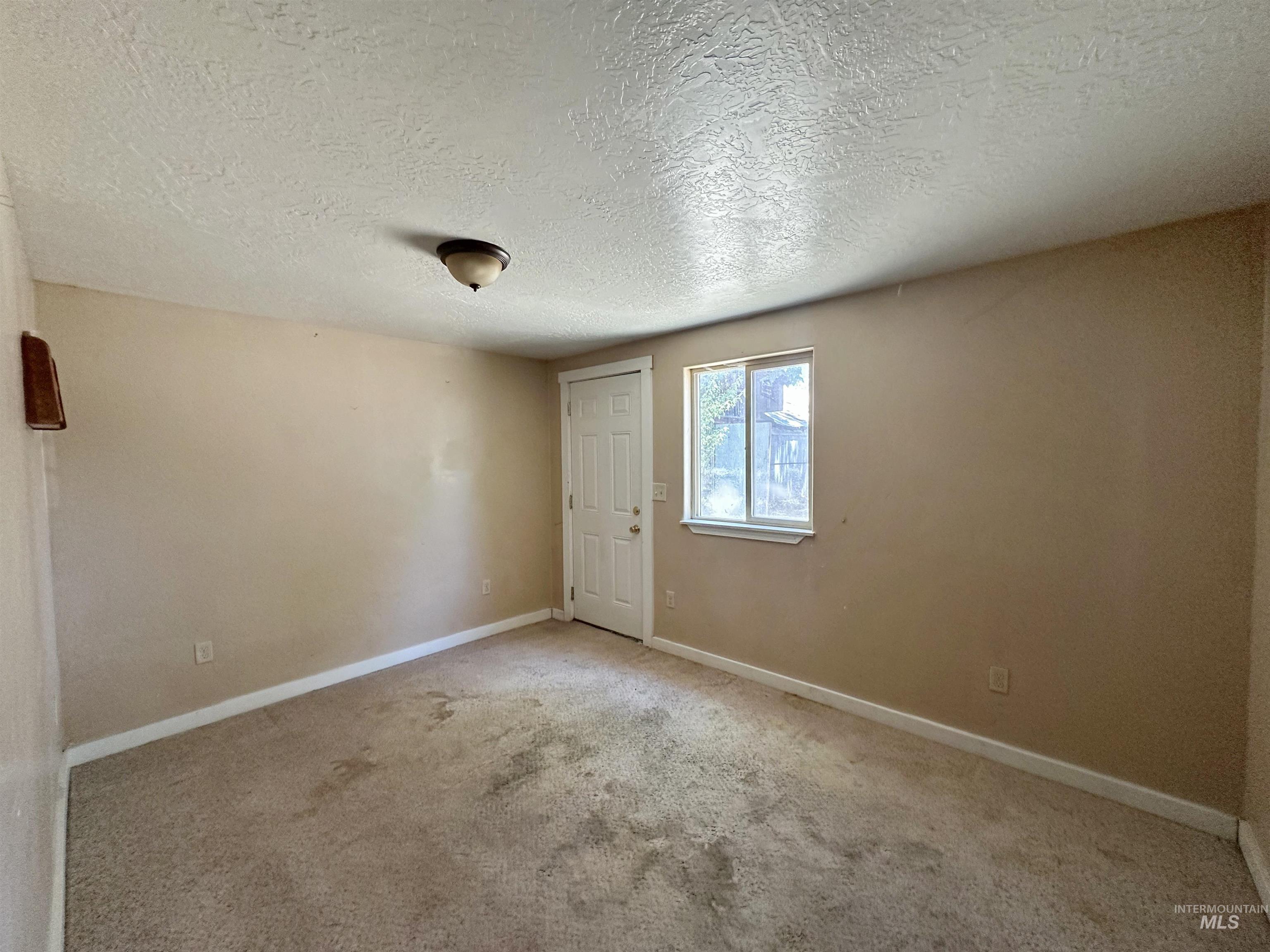 306 Illinois Ave Property Photo 13