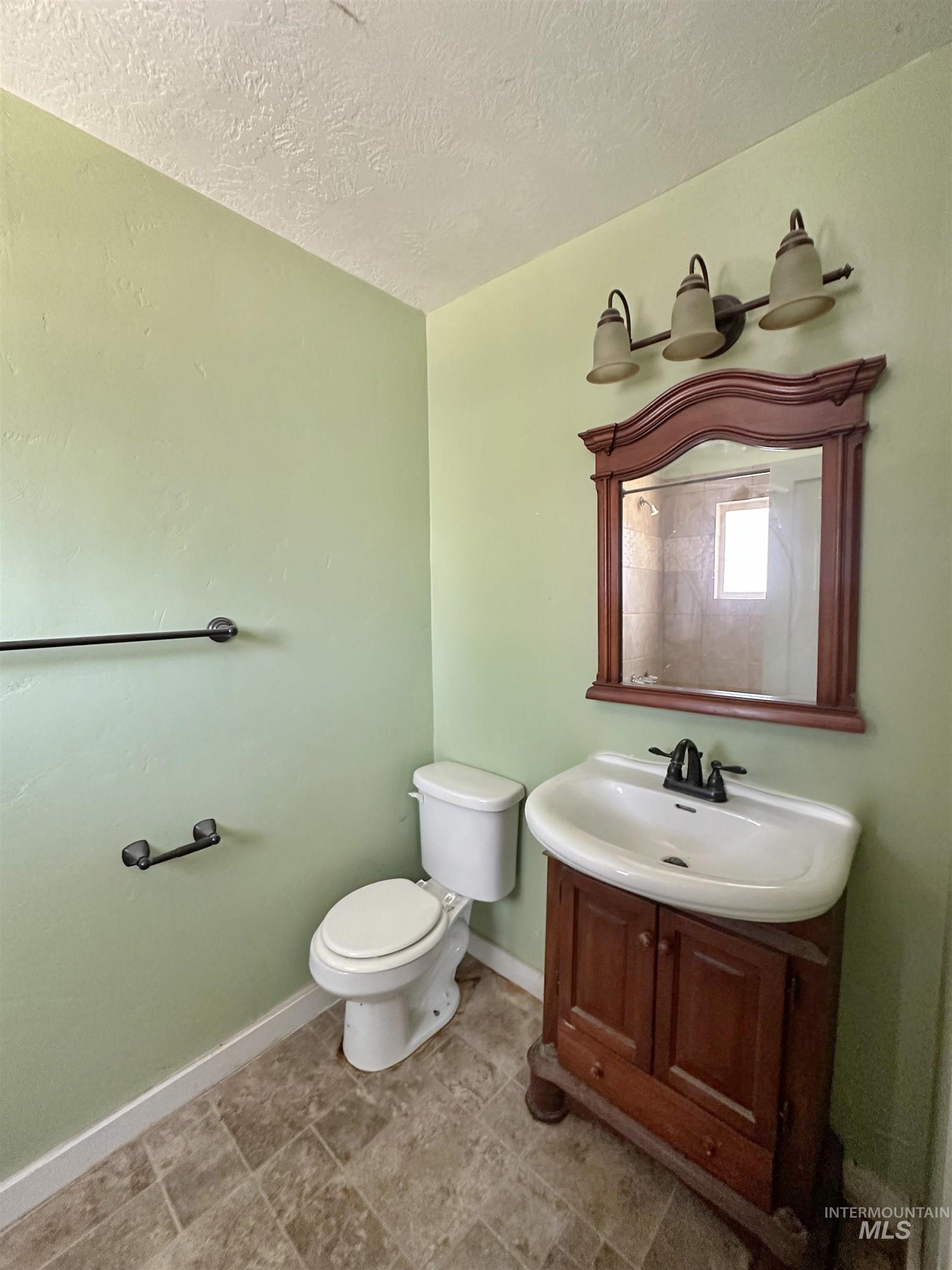 306 Illinois Ave Property Photo 16