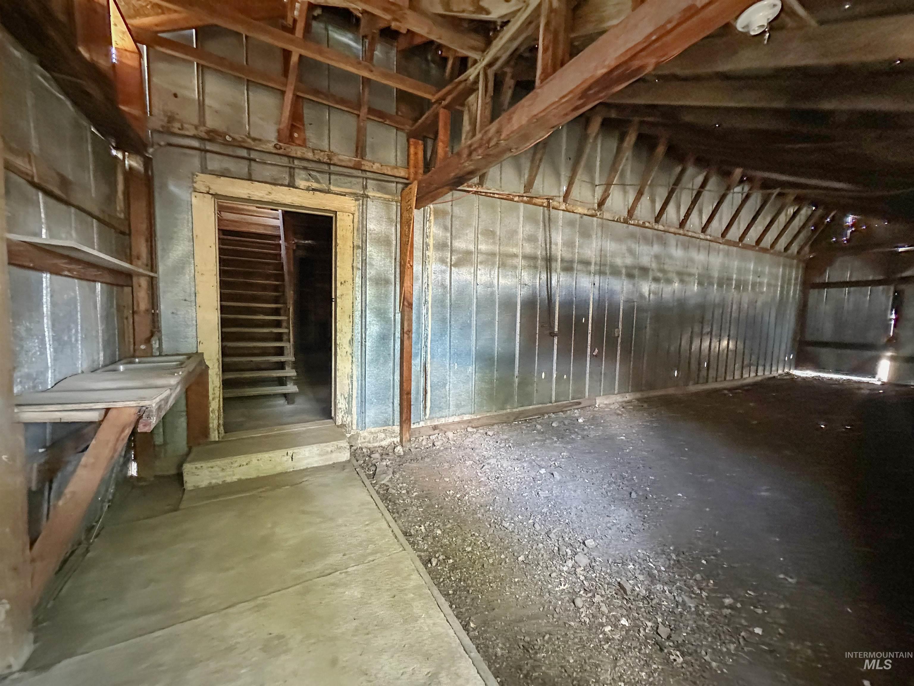 306 Illinois Ave Property Photo 19