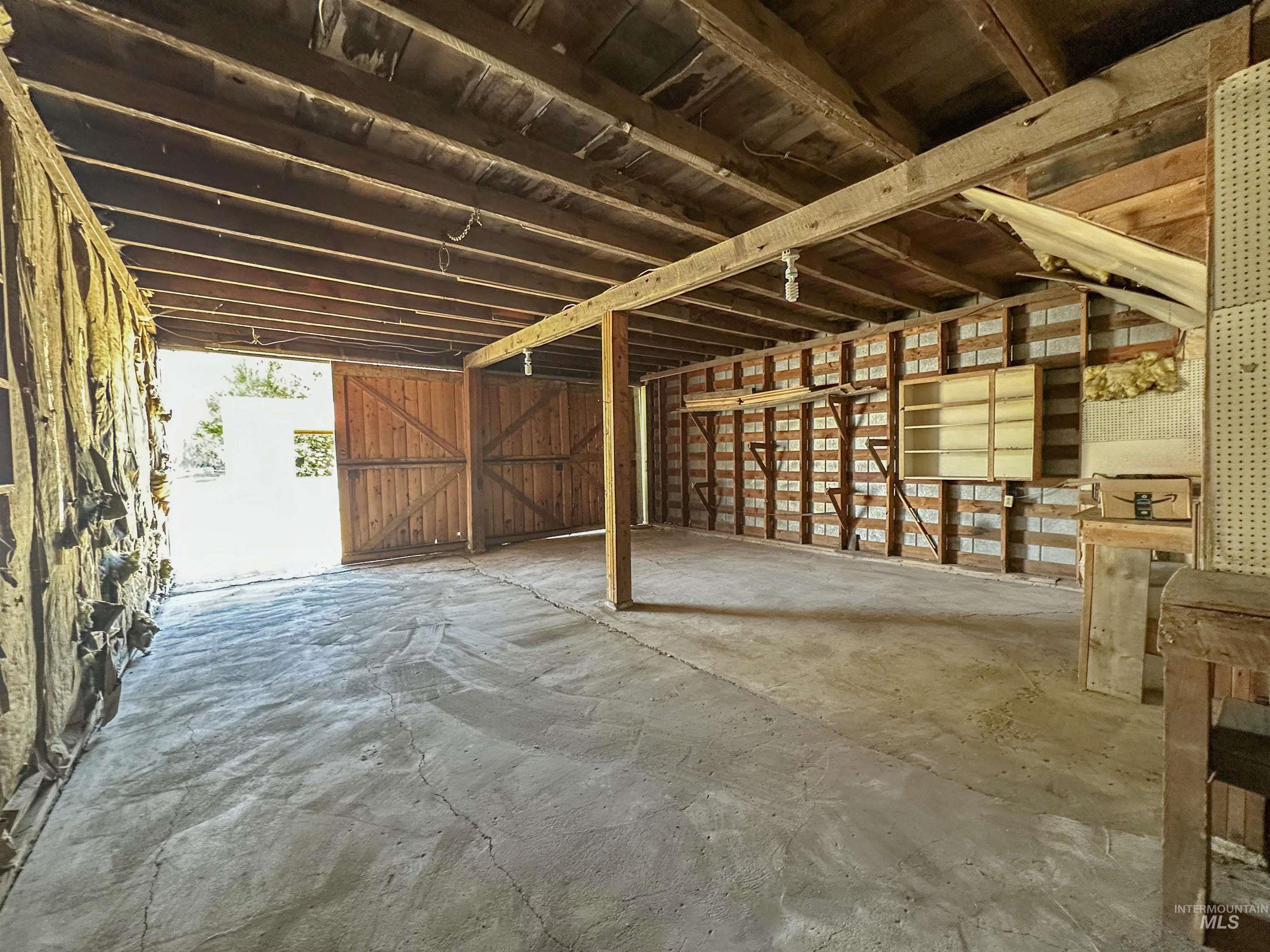 306 Illinois Ave Property Photo 21