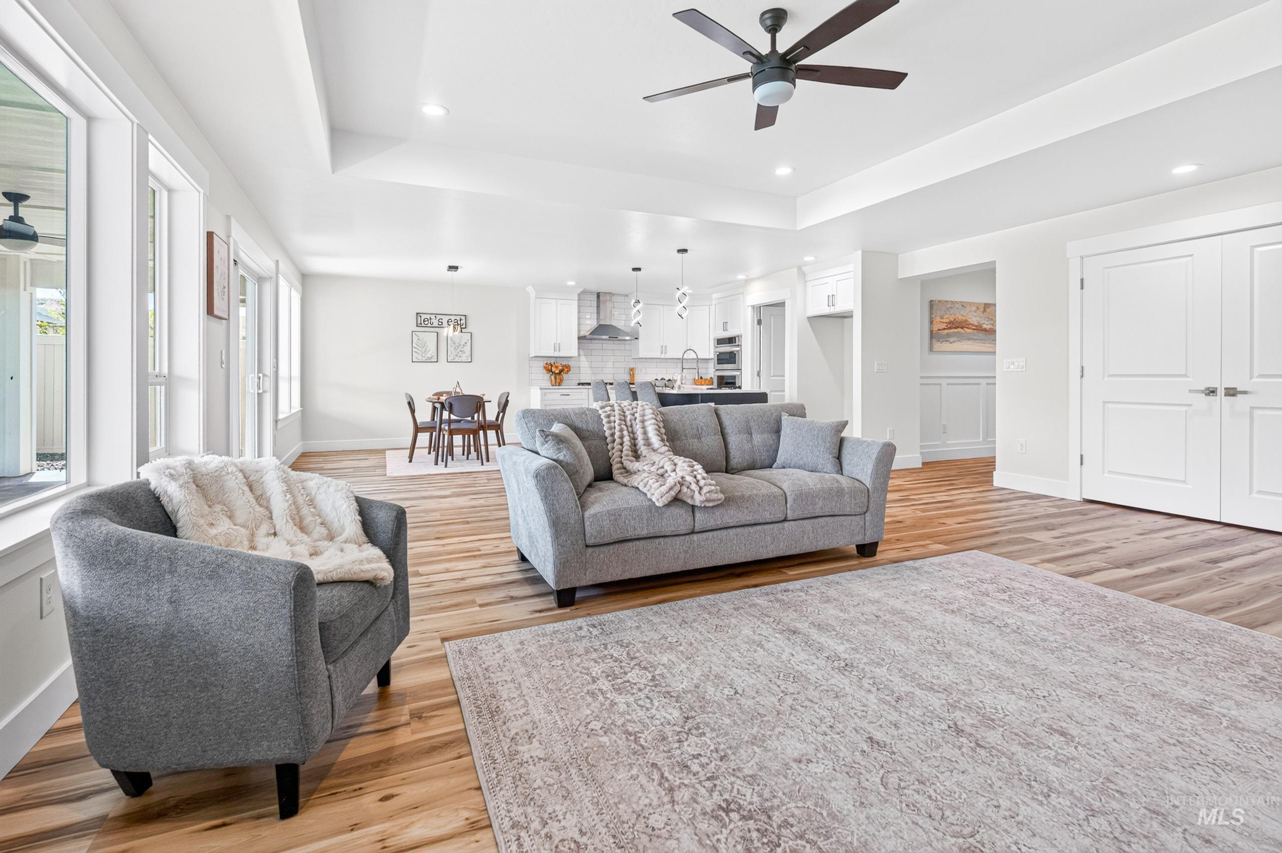 1470 Castle Way Property Photo 8