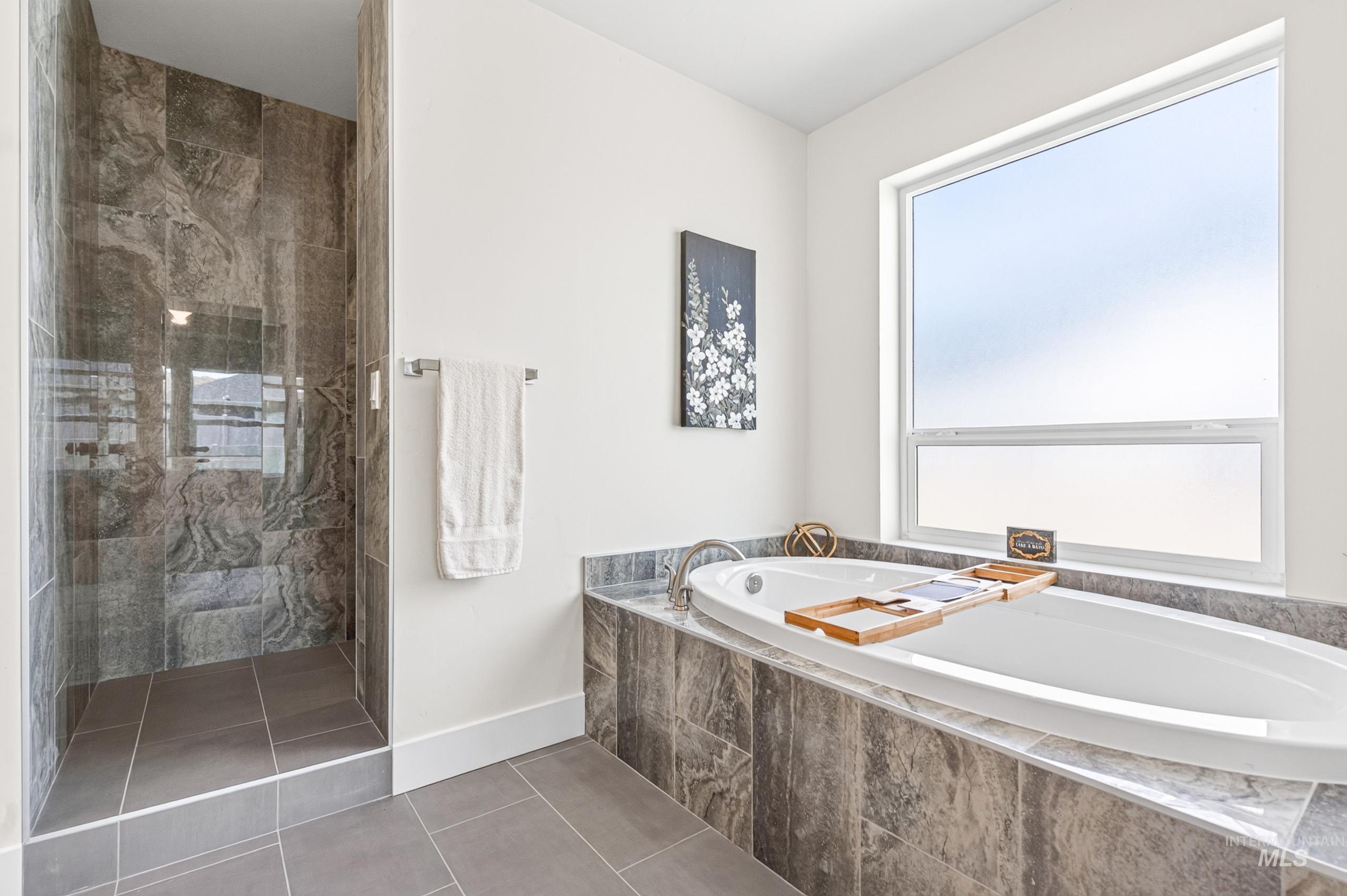 1470 Castle Way Property Photo 32