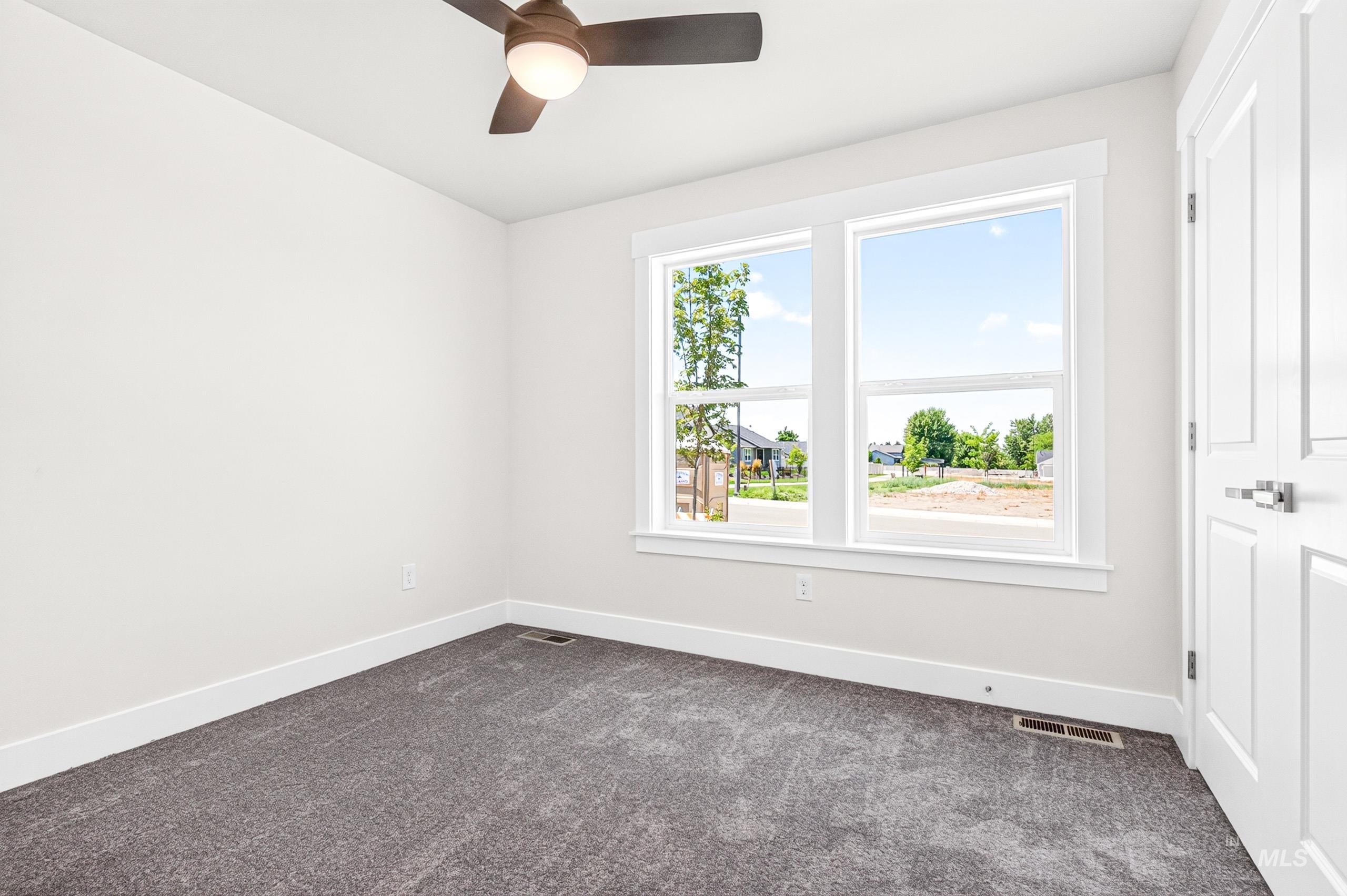 1470 Castle Way Property Photo 36