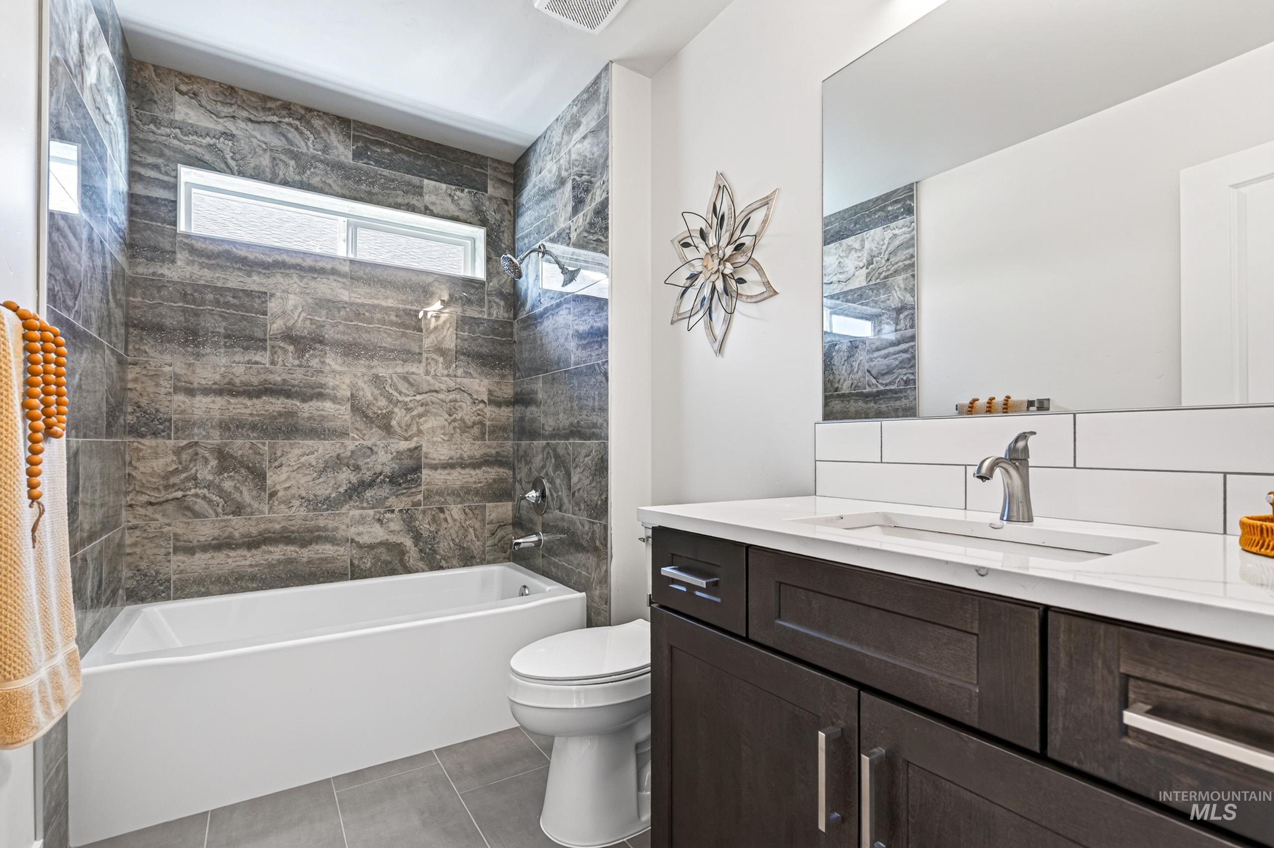 1470 Castle Way Property Photo 37