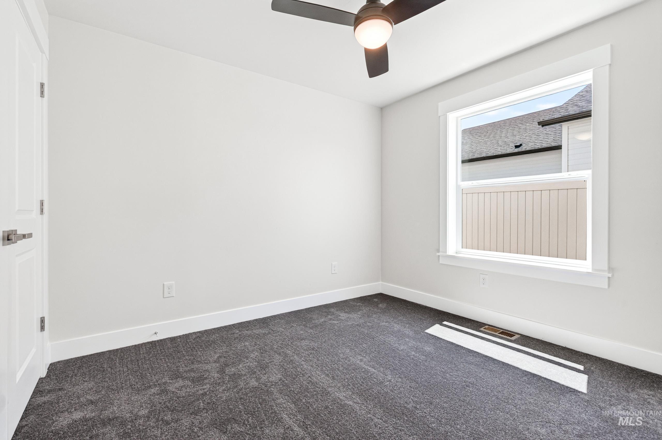 1470 Castle Way Property Photo 38