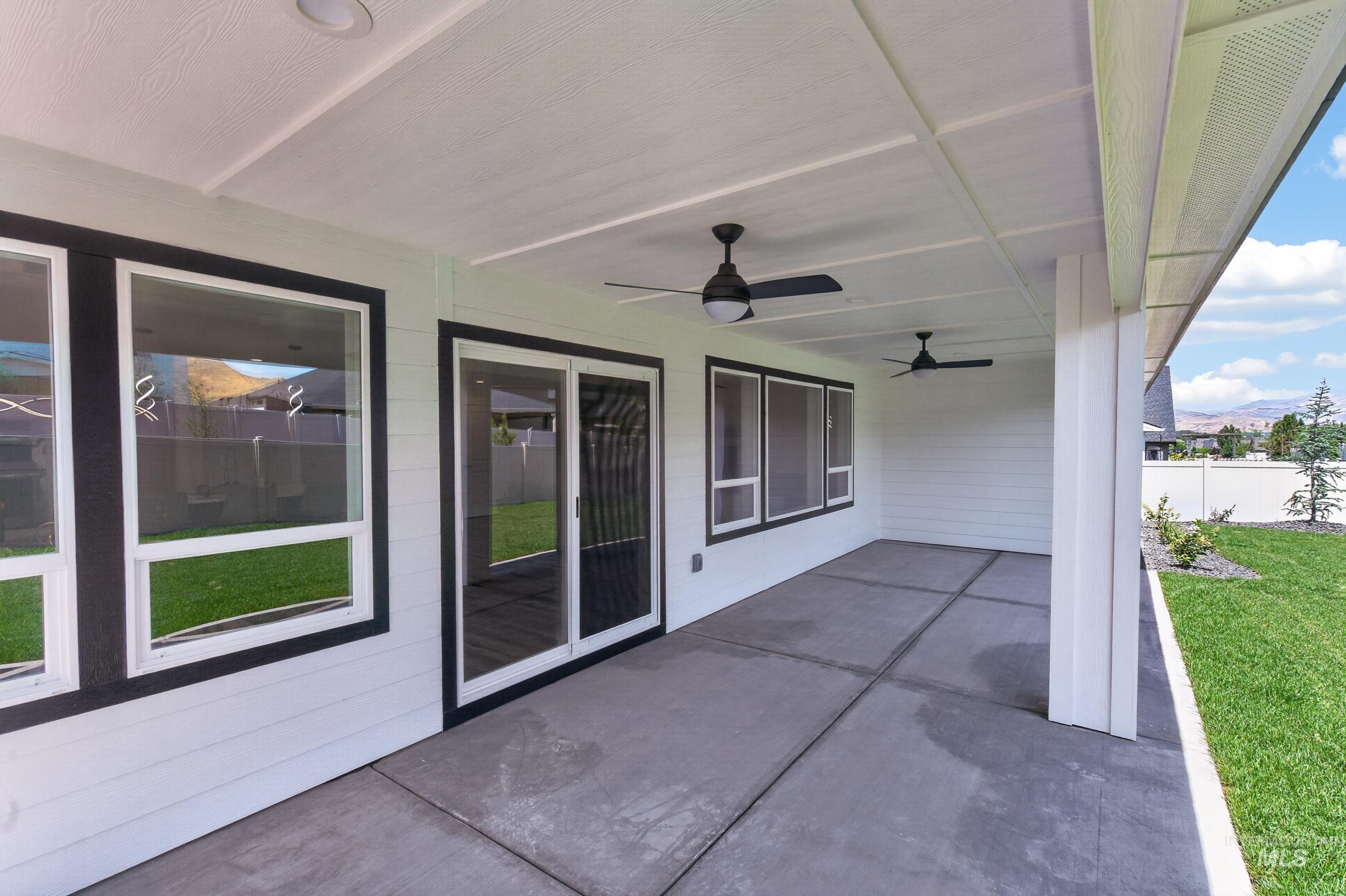 1470 Castle Way Property Photo 43