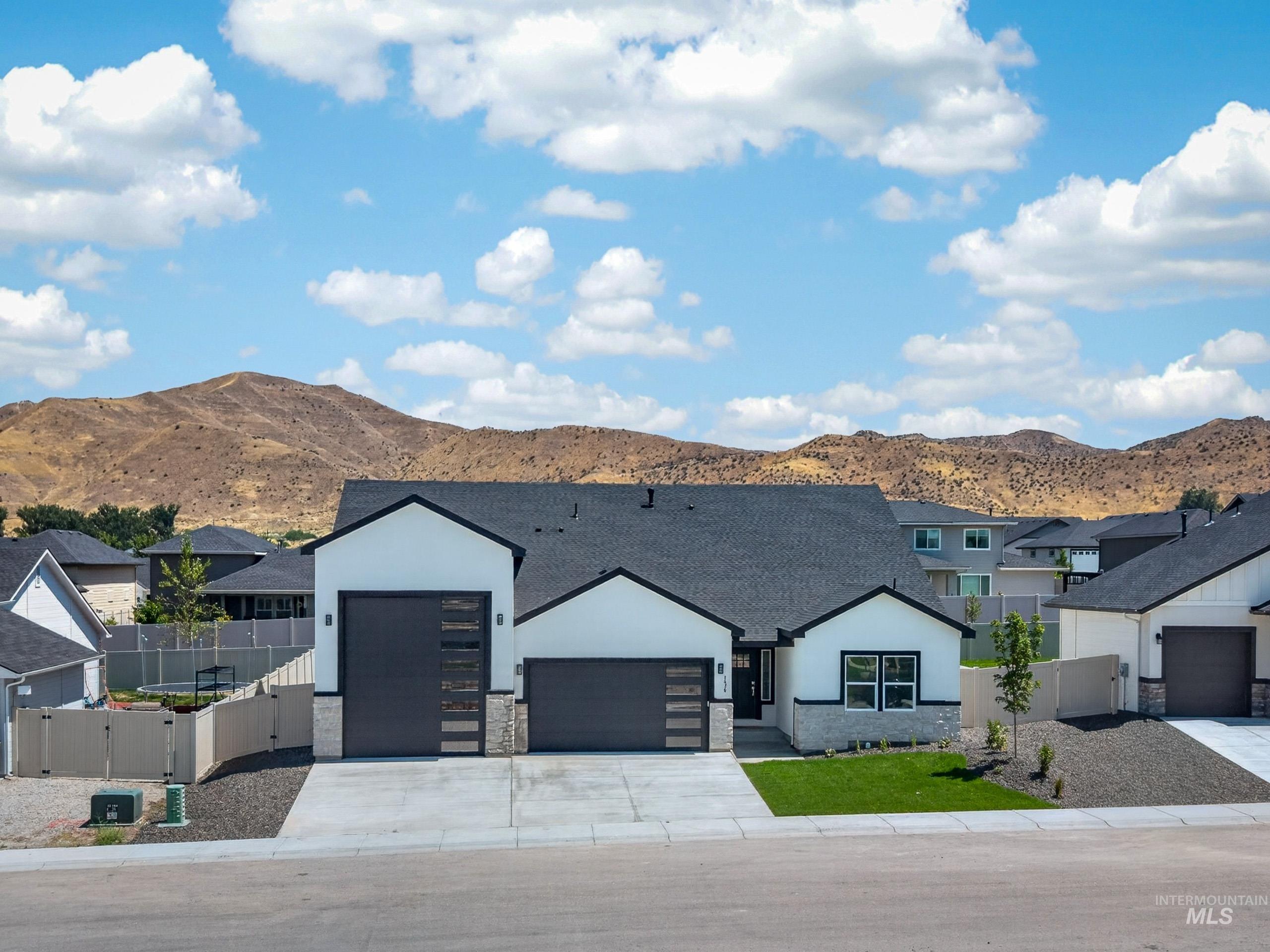 1470 Castle Way Property Photo 48
