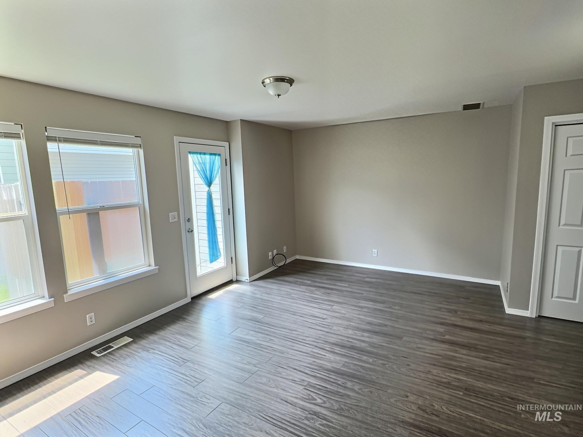 19 E King St Property Photo 10
