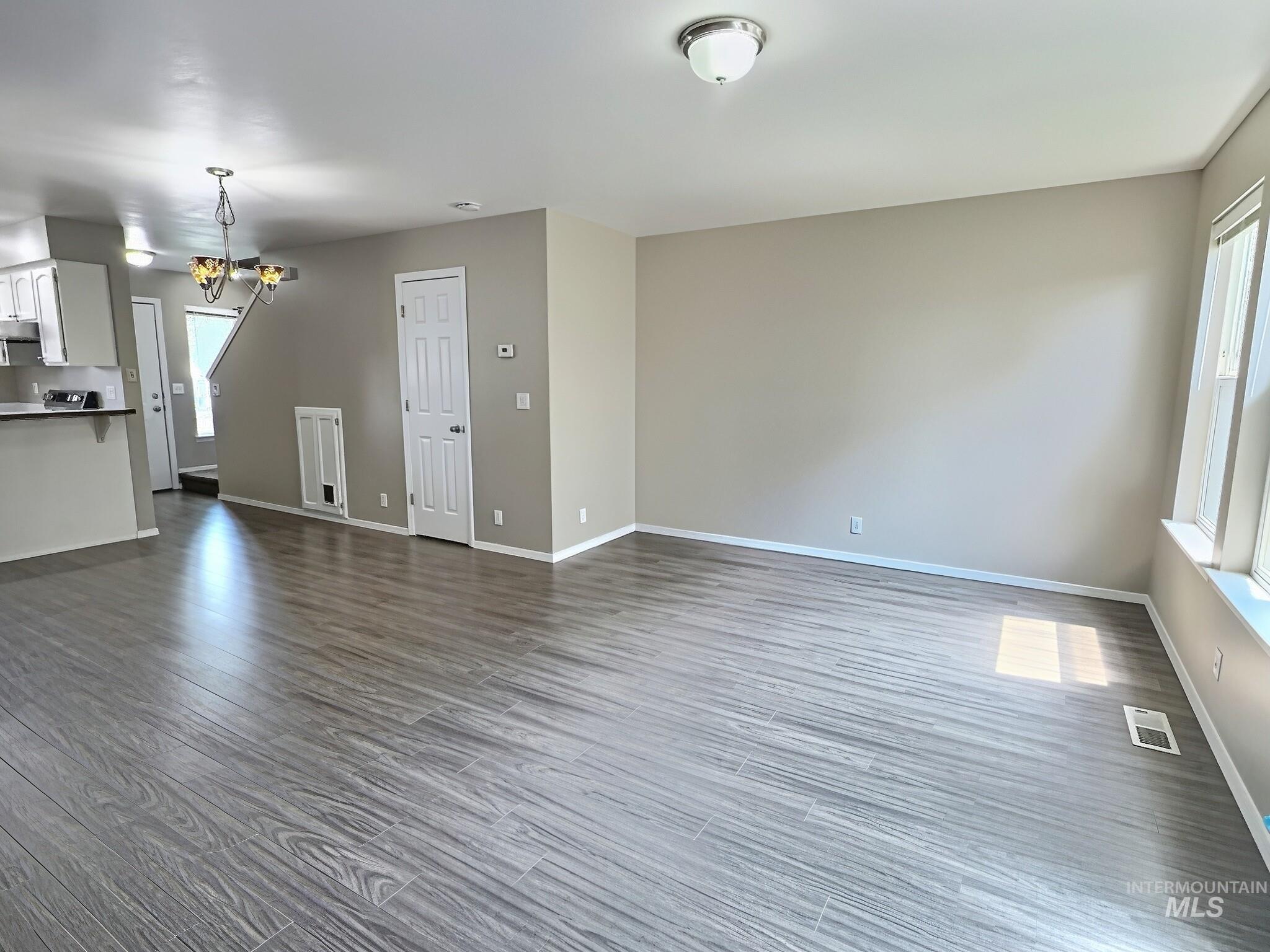 19 E King St Property Photo 11