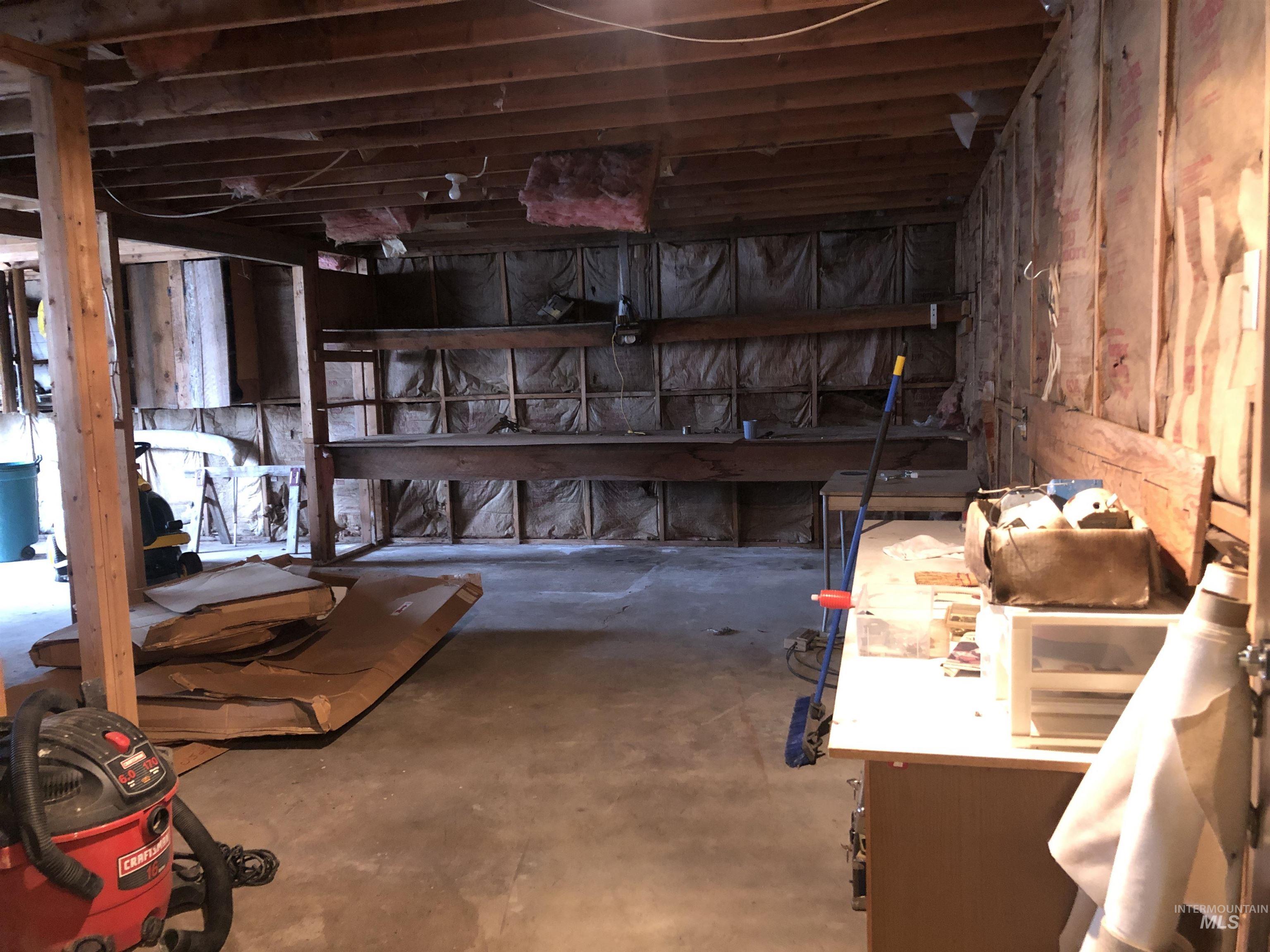 319 Main St. Property Photo 39