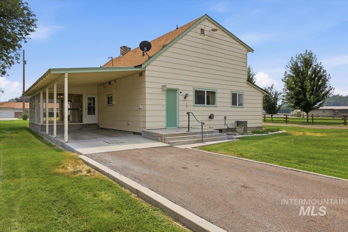 105 Ne 16th Property Photo 2