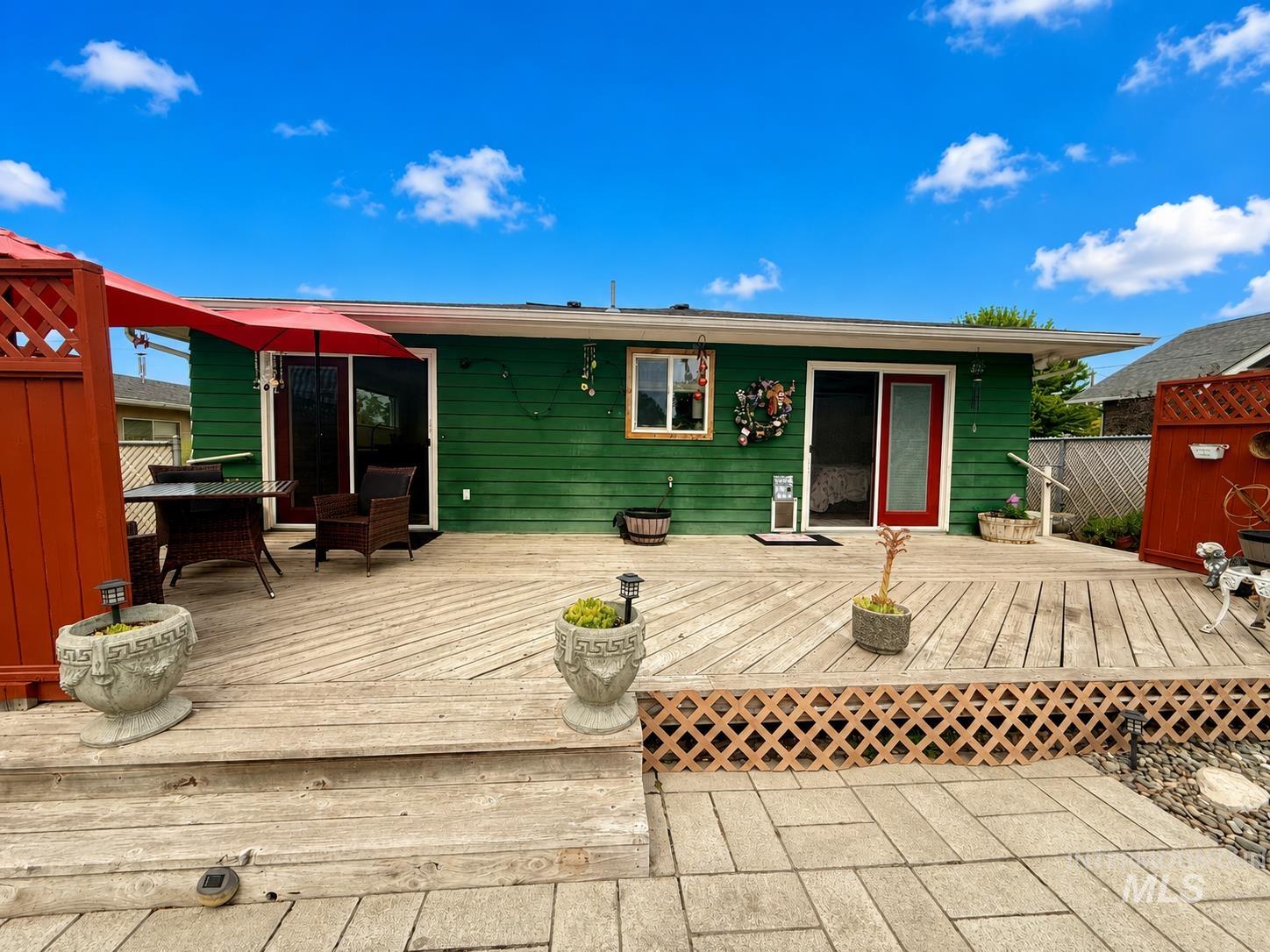 1447 10th Street Property Photo 3
