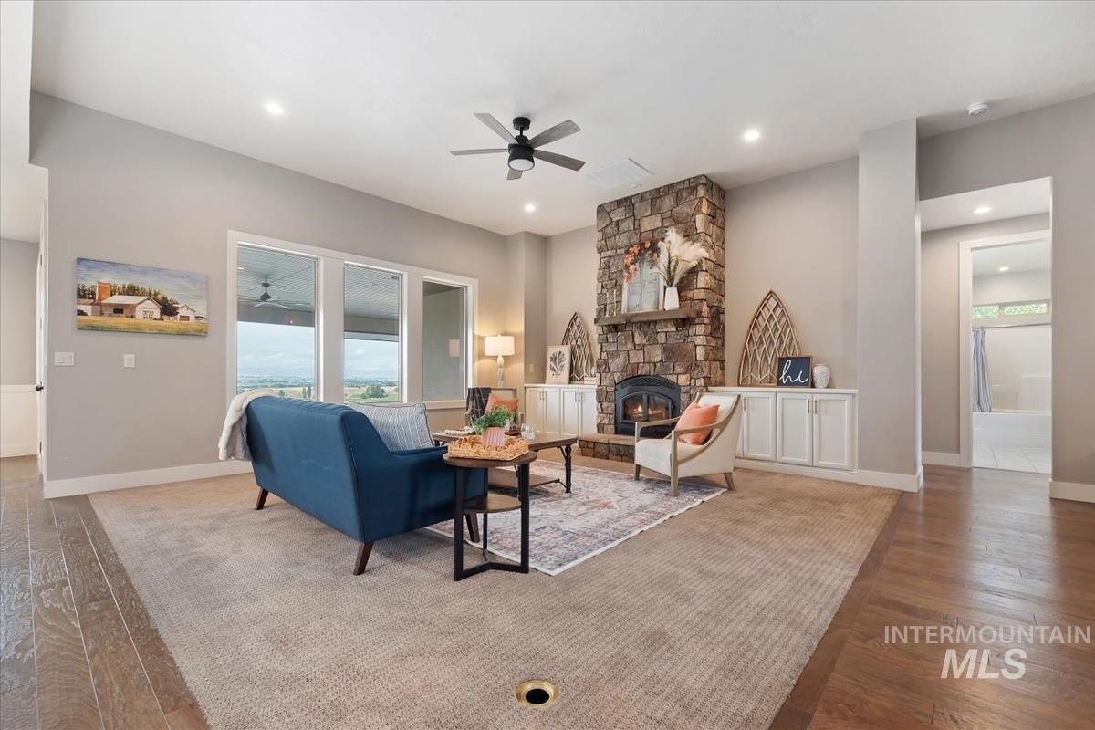 11223 West River Road Property Photo 11