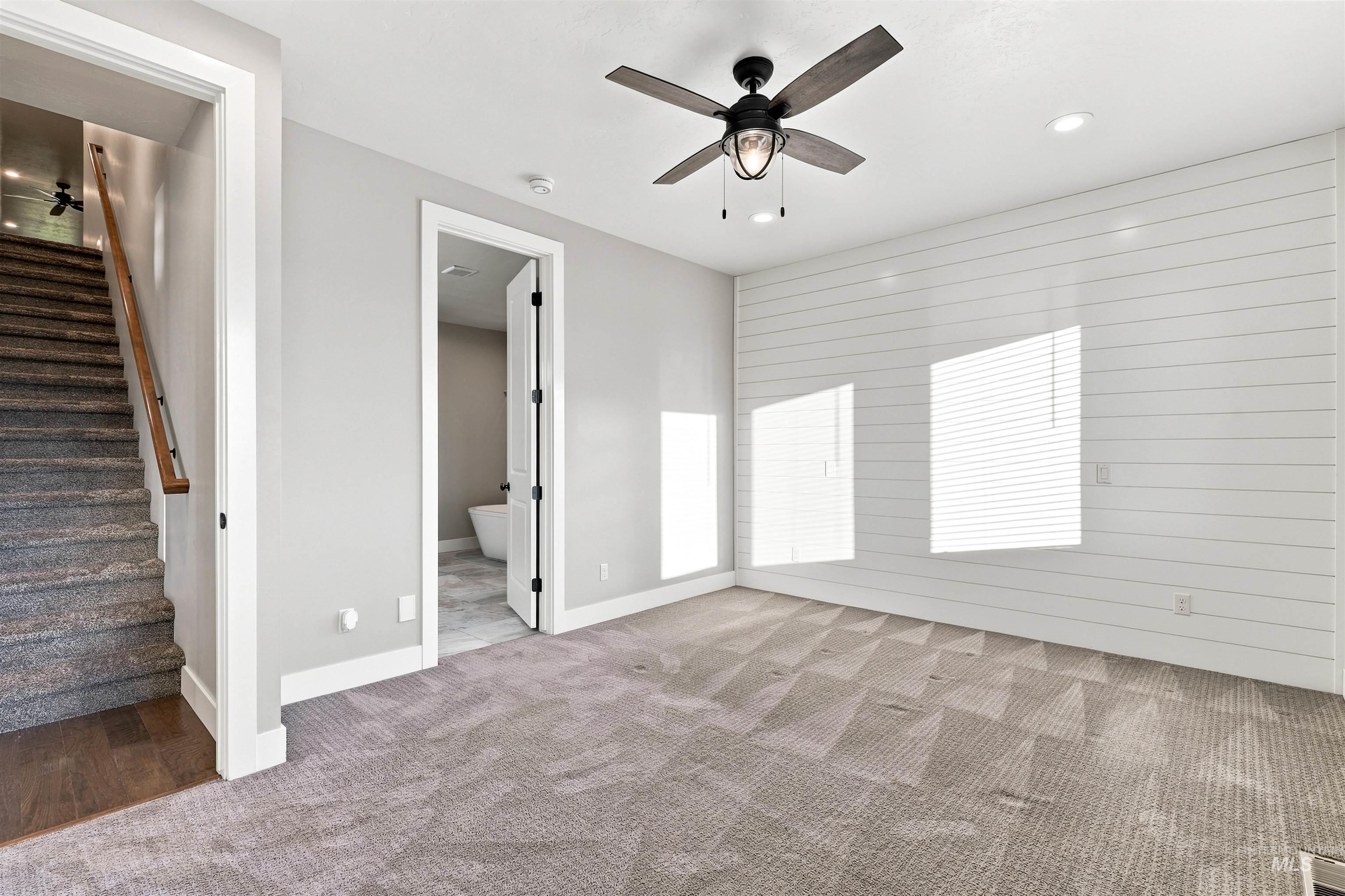 11223 West River Road Property Photo 15