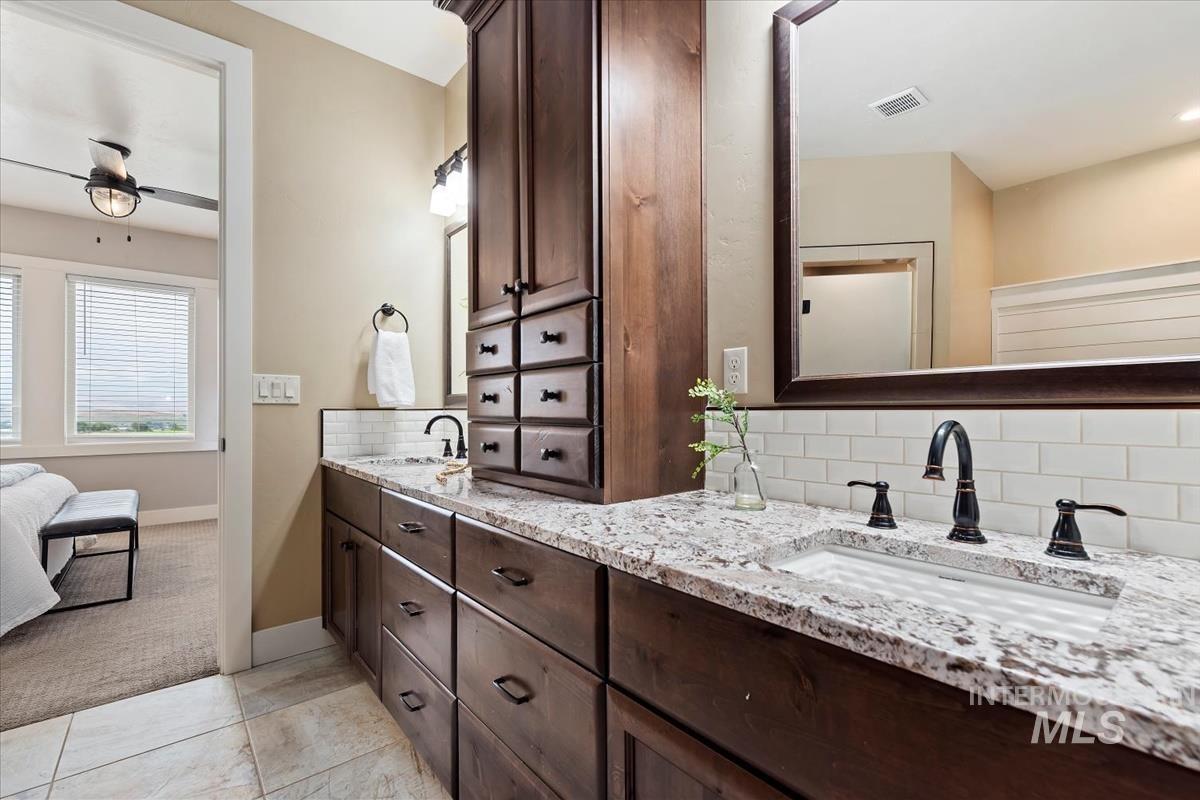 11223 West River Road Property Photo 18