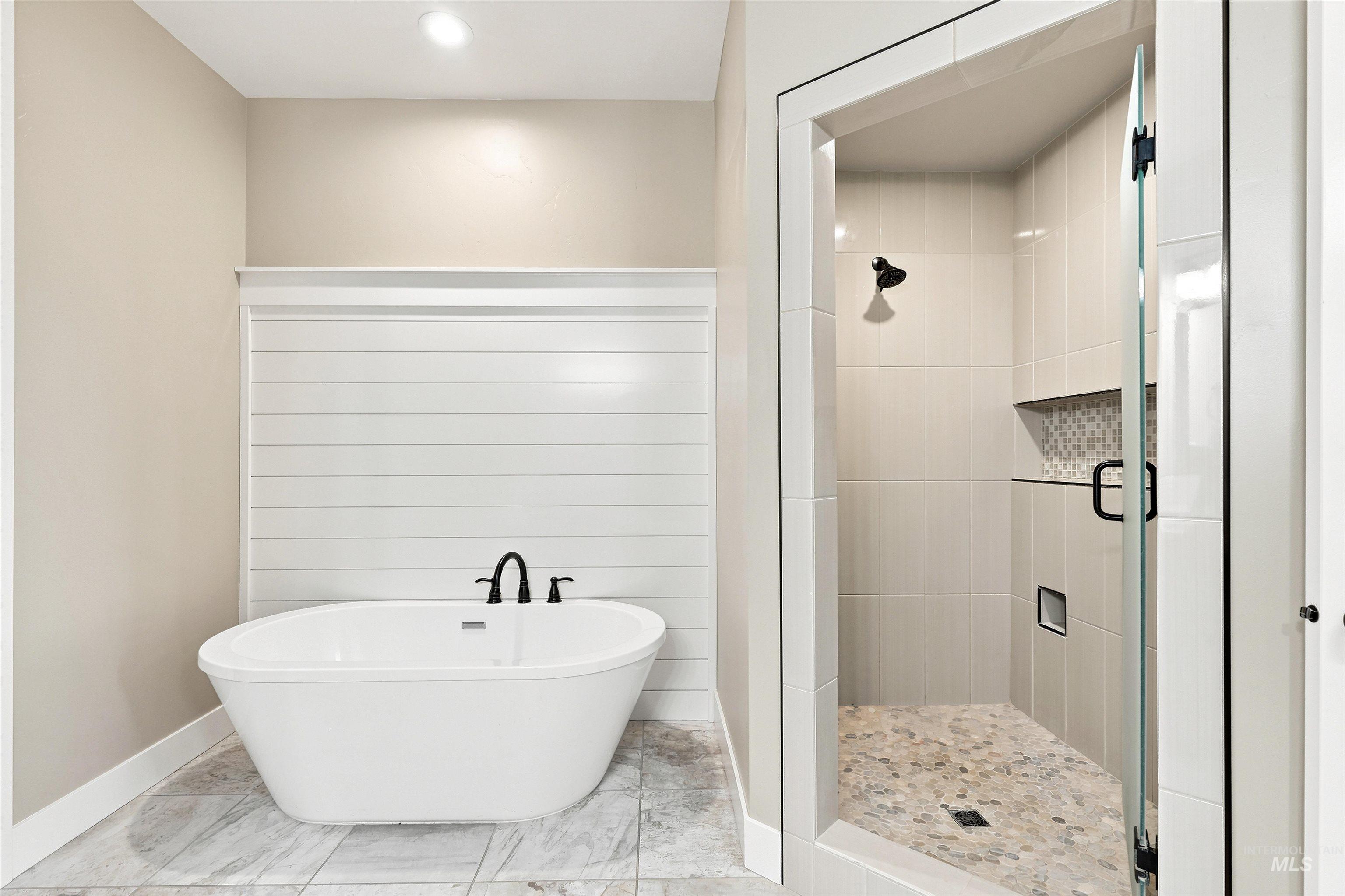 11223 West River Road Property Photo 19