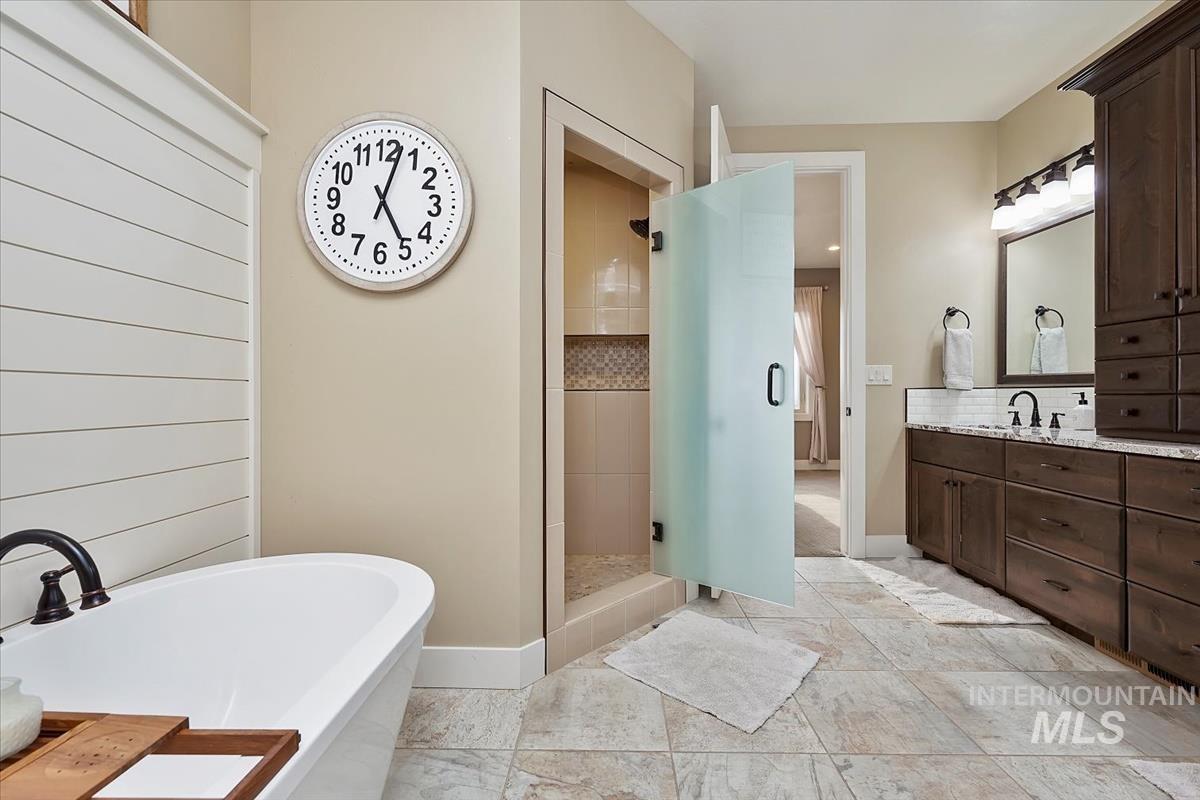 11223 West River Road Property Photo 20