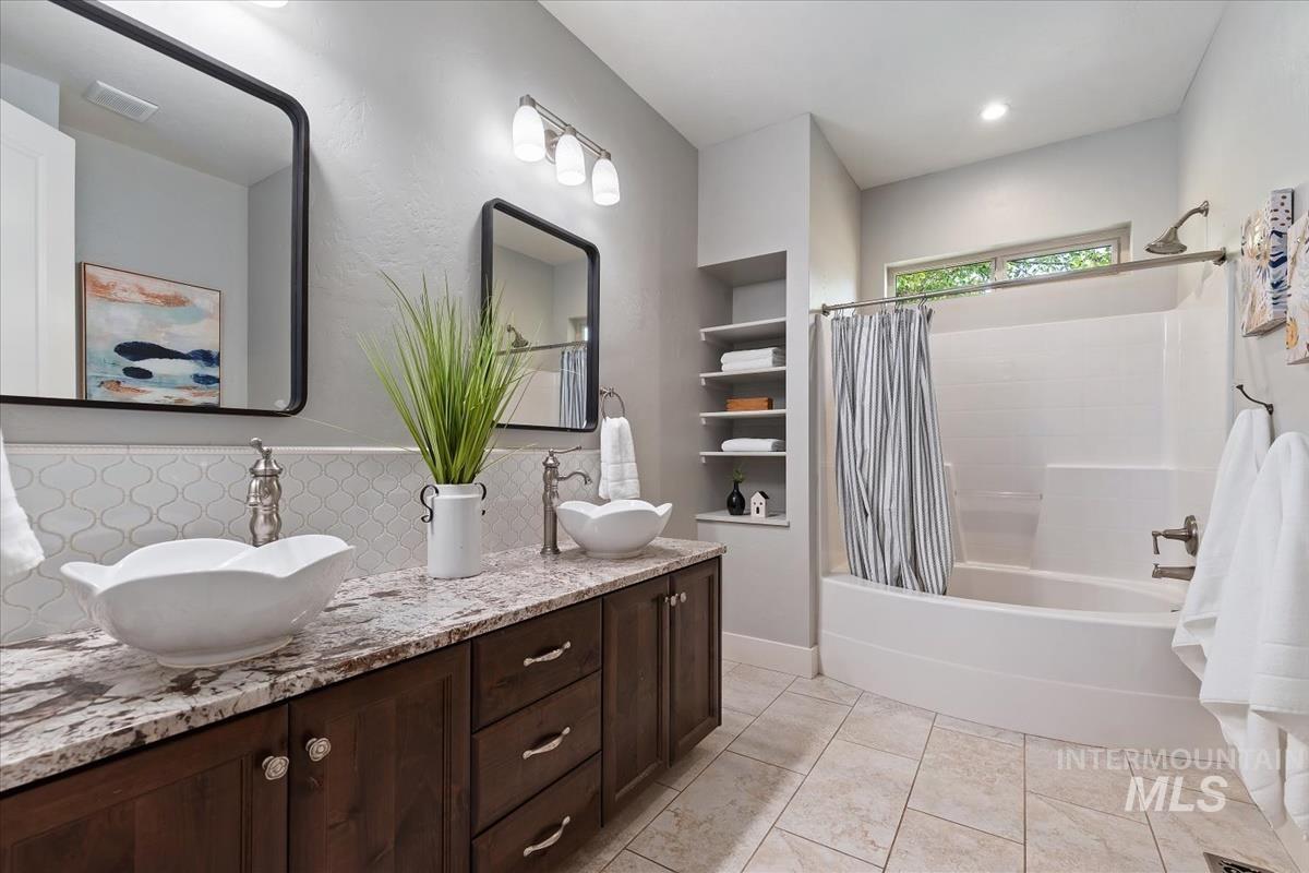 11223 West River Road Property Photo 24