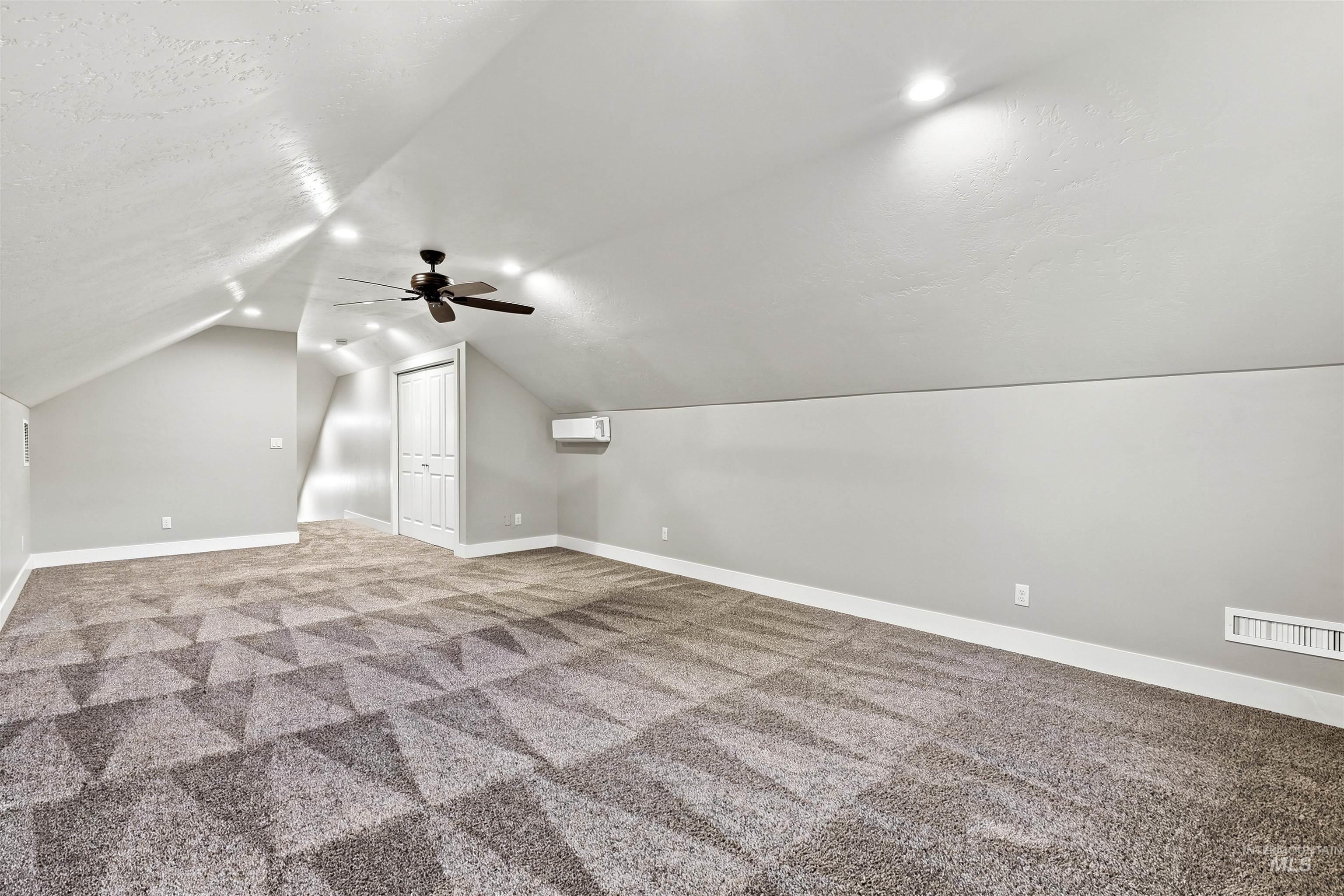 11223 West River Road Property Photo 29