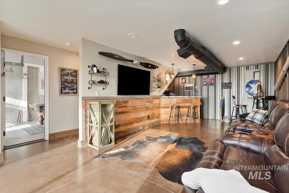 11223 West River Road Property Photo 33