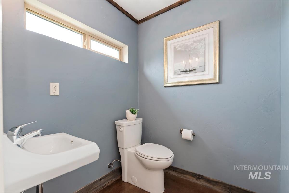 11223 West River Road Property Photo 34