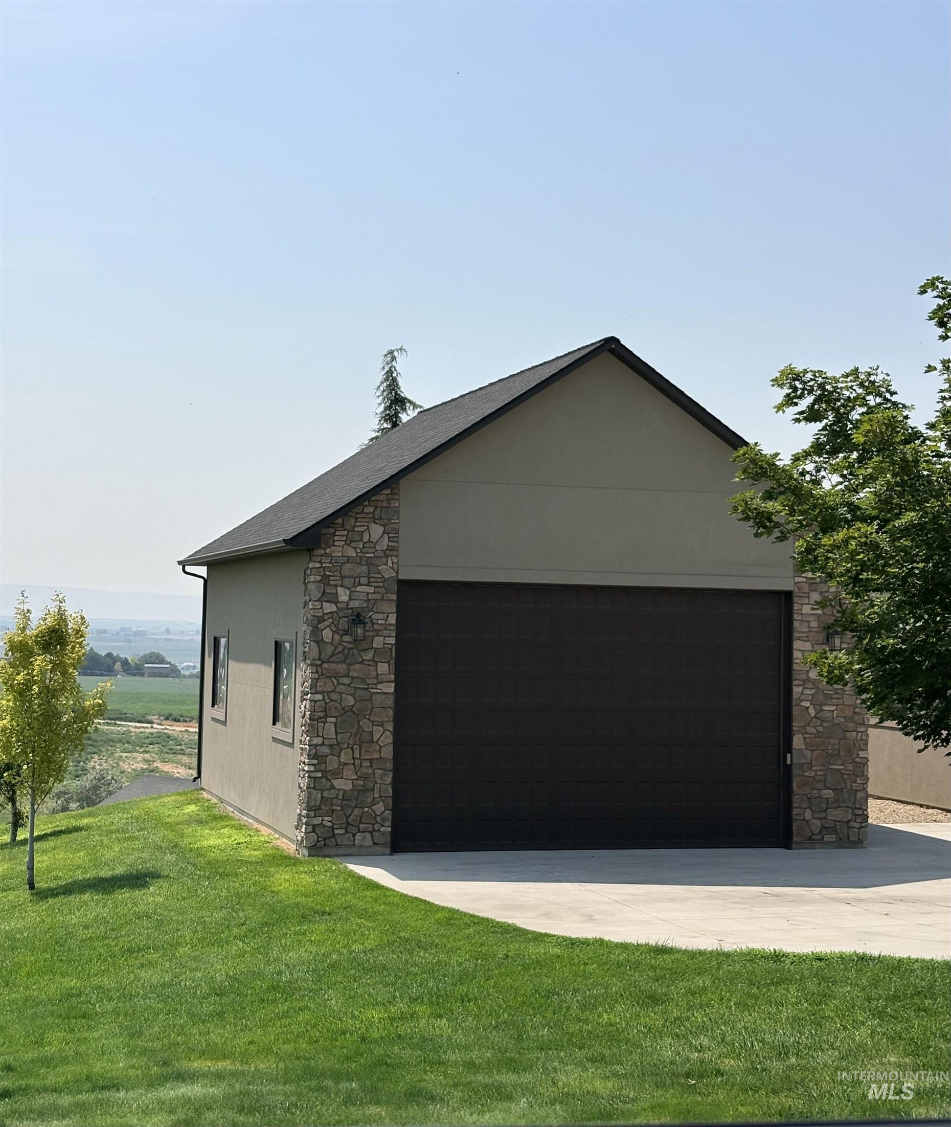 11223 West River Road Property Photo 47