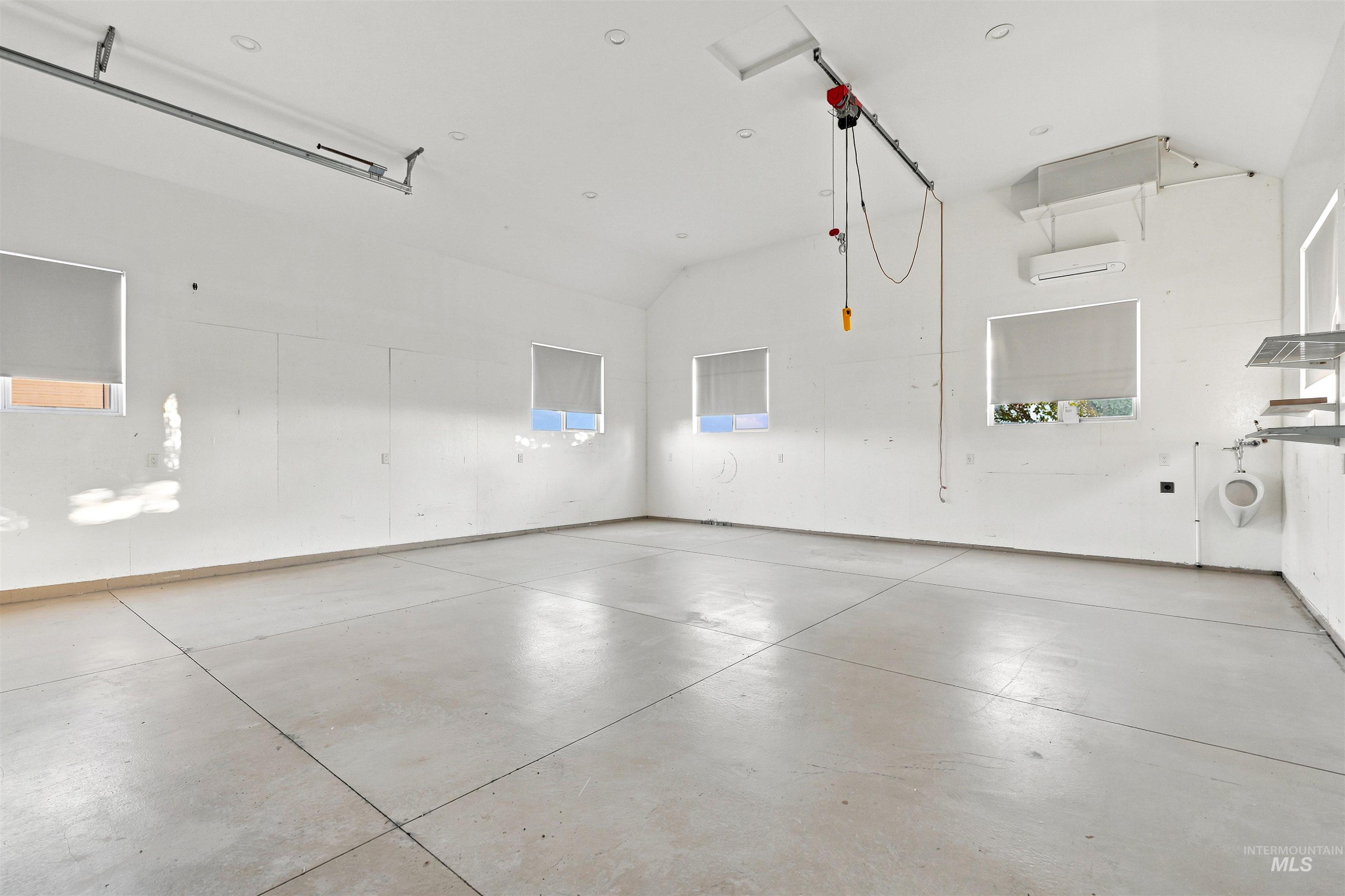 11223 West River Road Property Photo 48