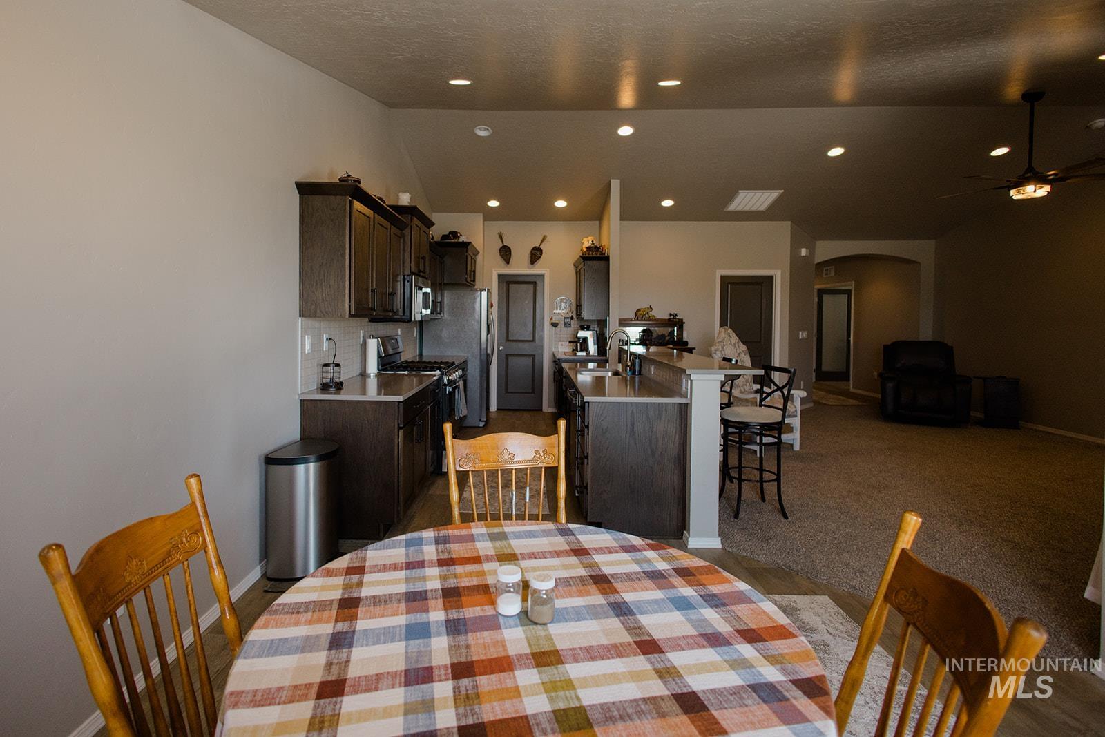 865 Se Hamilton Road Property Photo 14