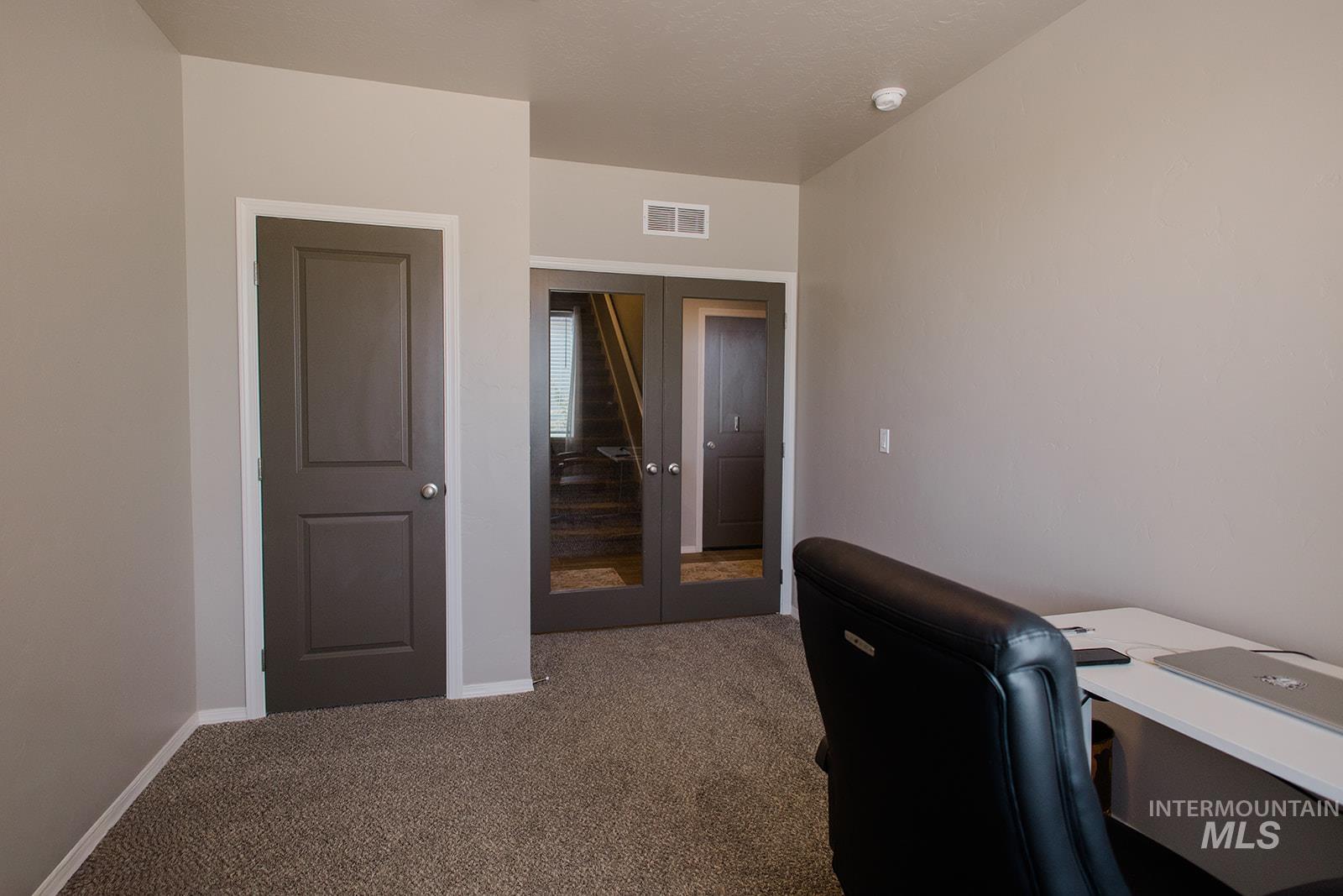 865 Se Hamilton Road Property Photo 31