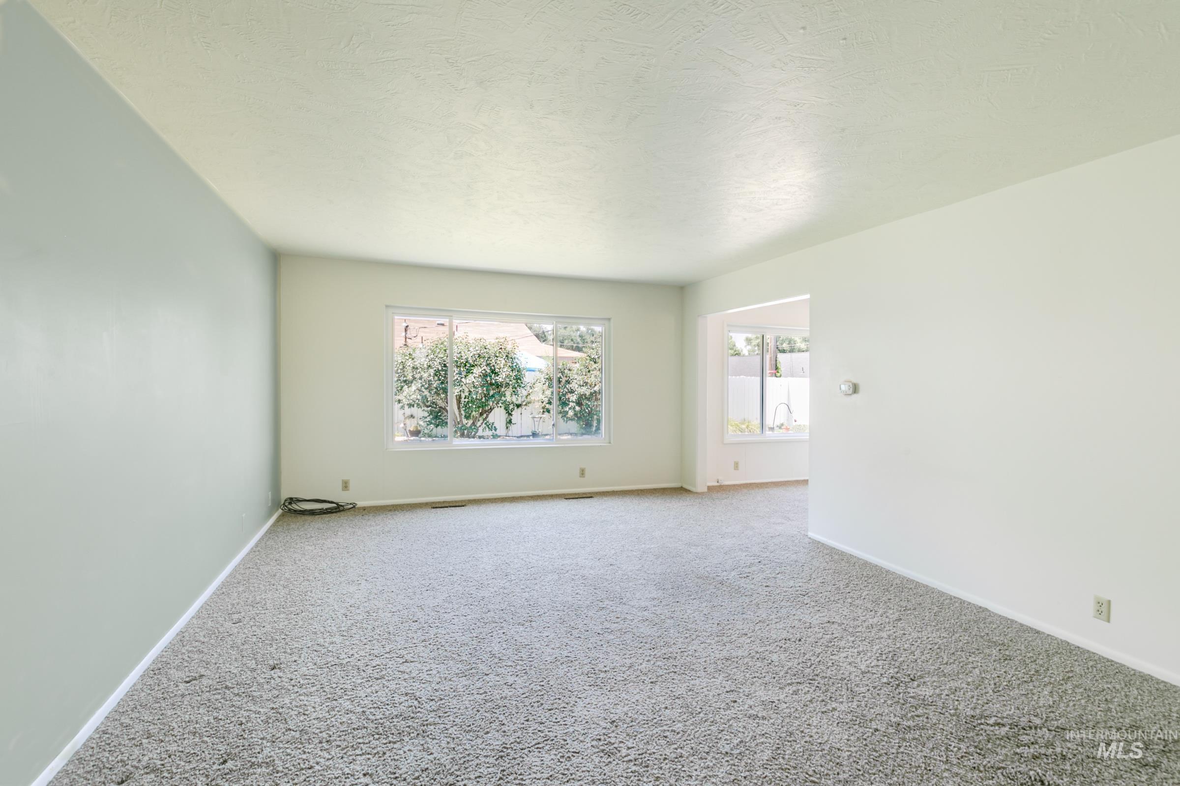 2202 Ellis Ave Property Photo 4