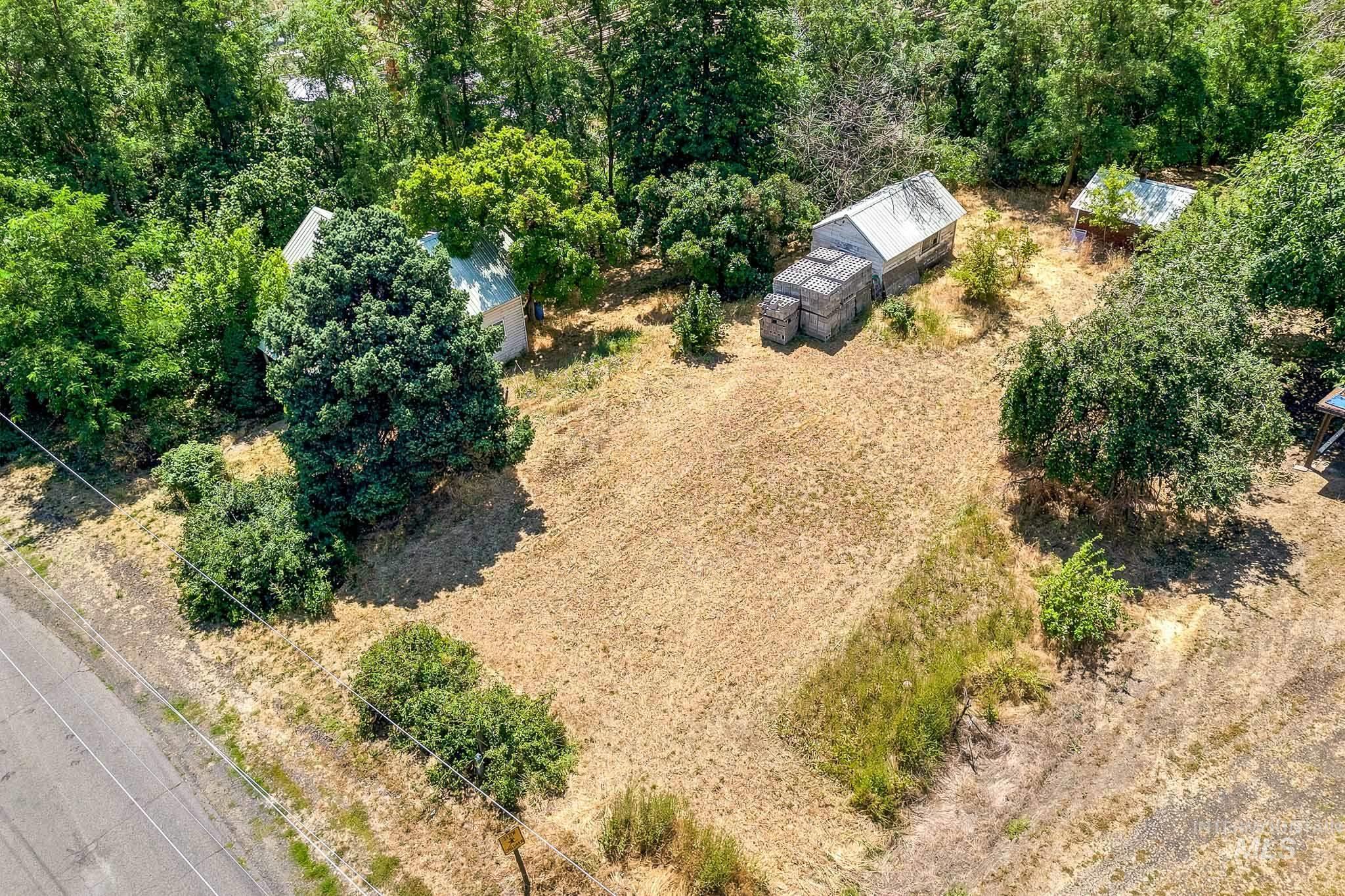 101 2nd St Property Photo 1