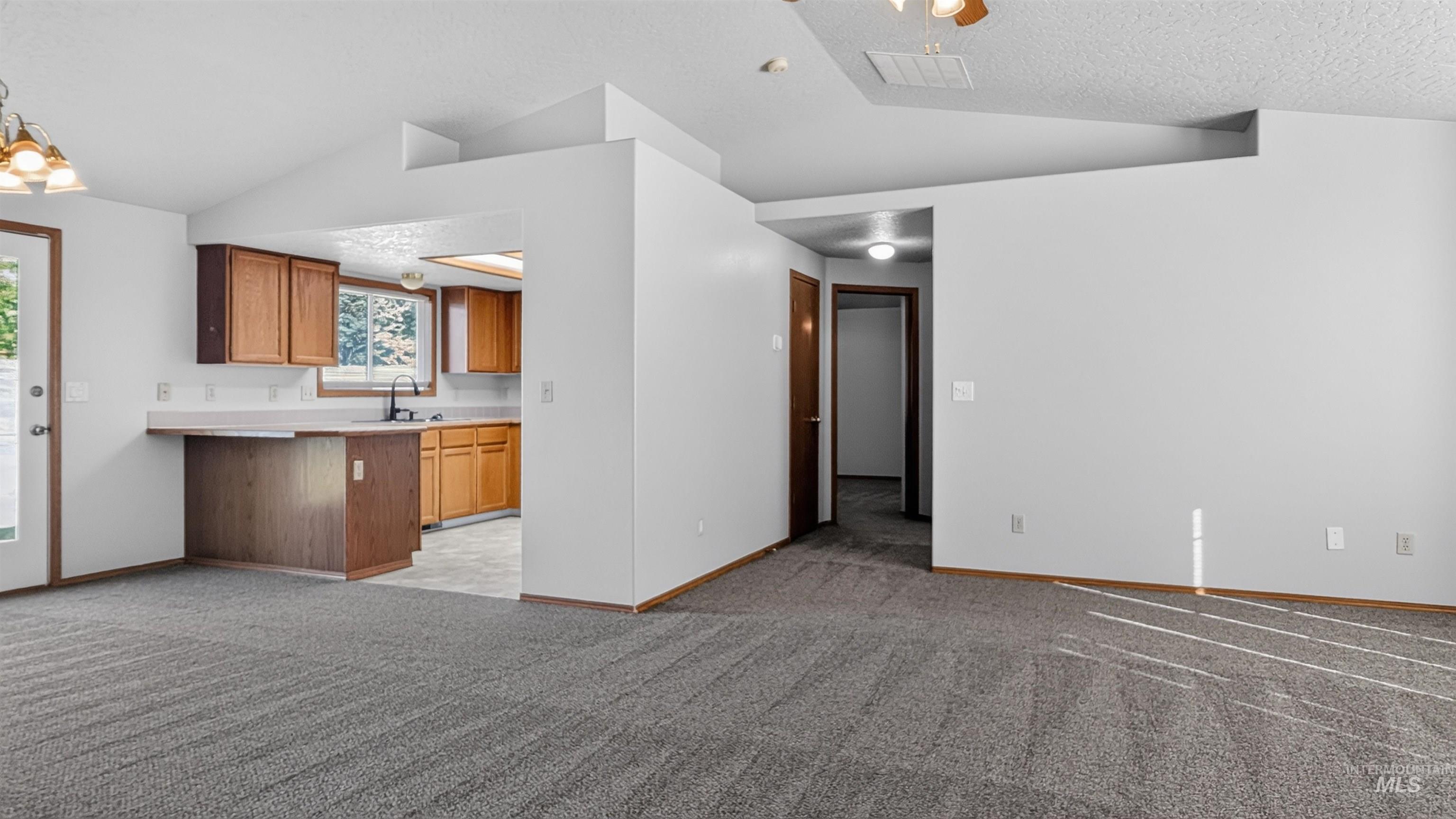 3698 S Peoria Way Property Photo 5