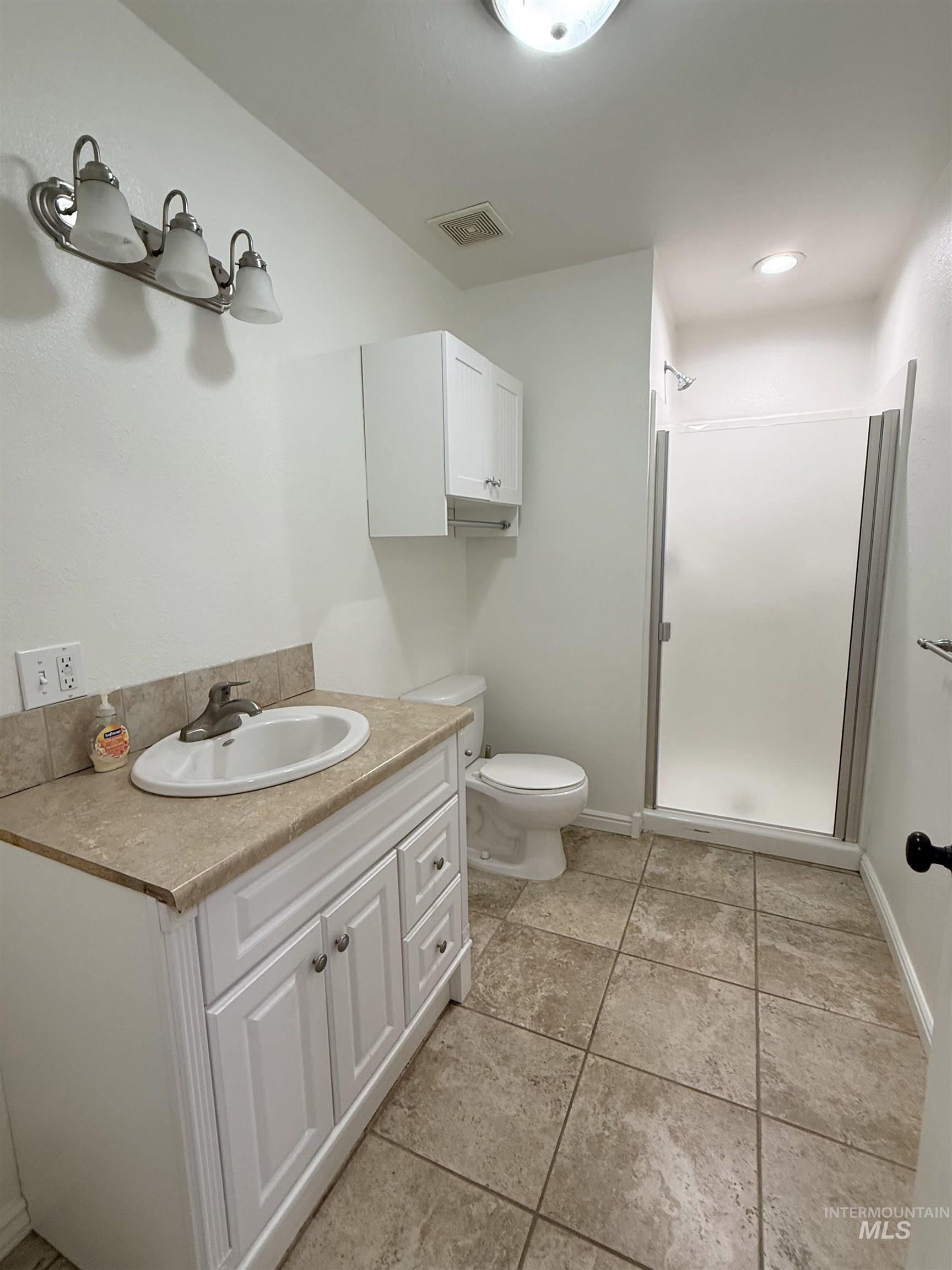 1240 E 600 N Property Photo 17