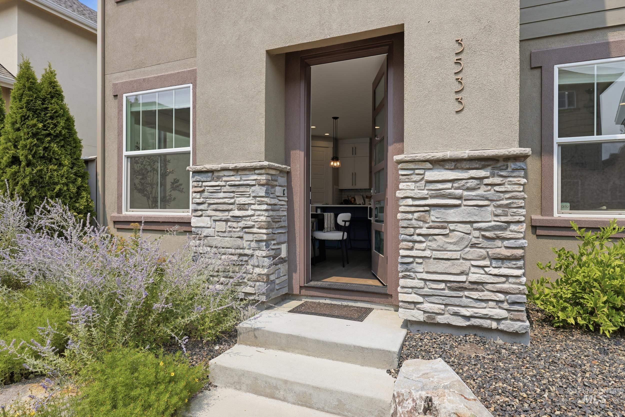 3533 S Pheasant Tail Way Property Photo 2
