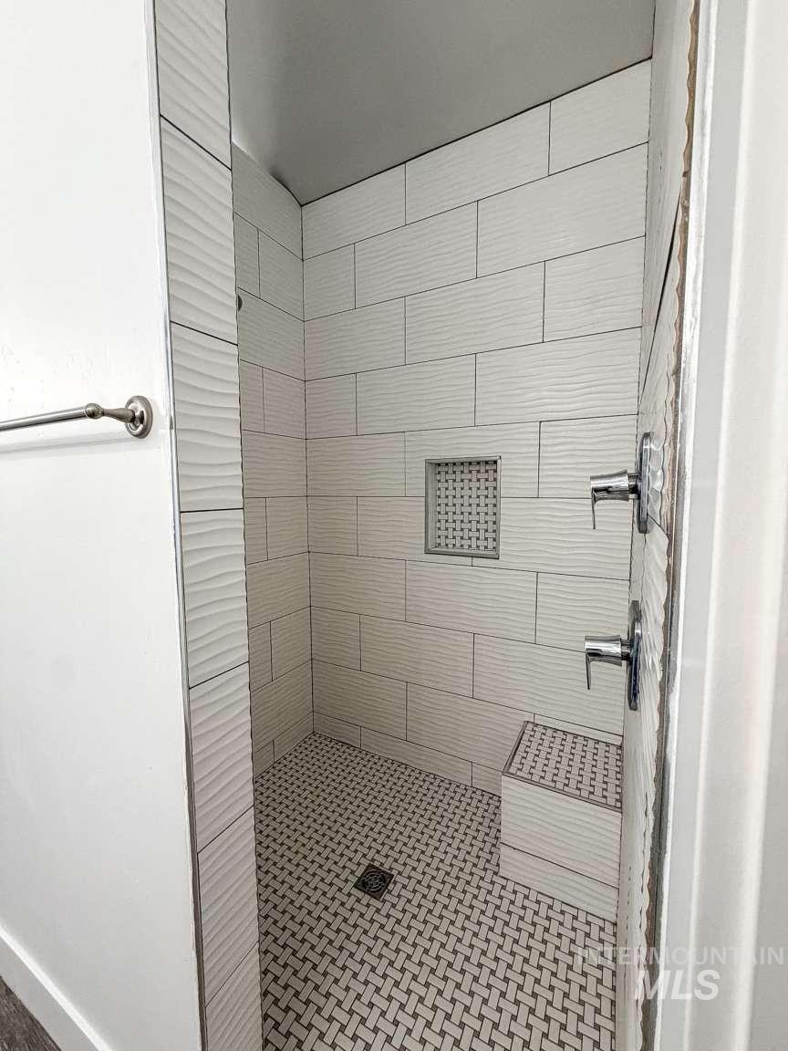 2085 E 900 S Property Photo 9