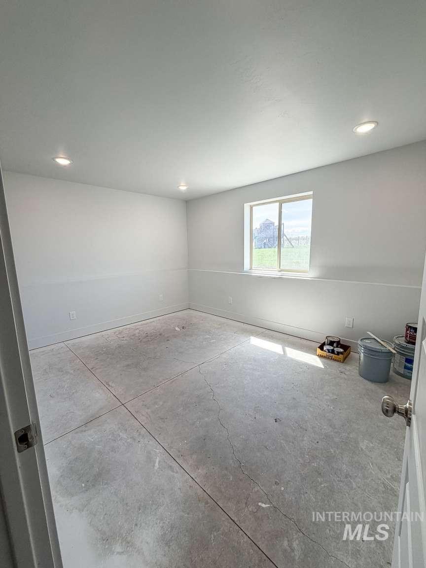 2085 E 900 S Property Photo 28