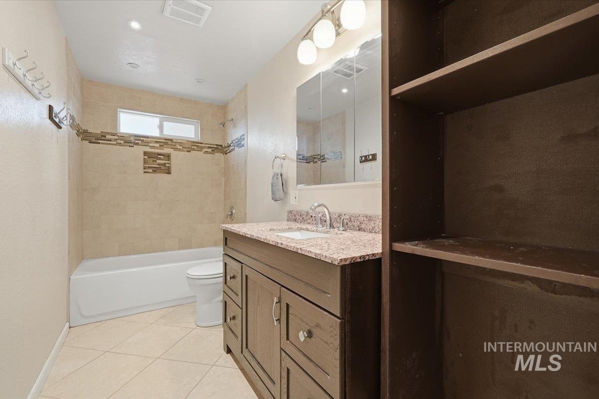 1360 W Targee St Property Photo 14