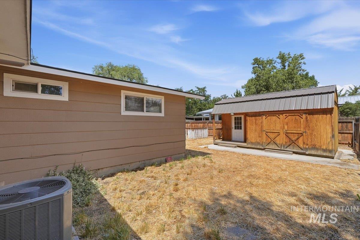 1360 W Targee St Property Photo 27