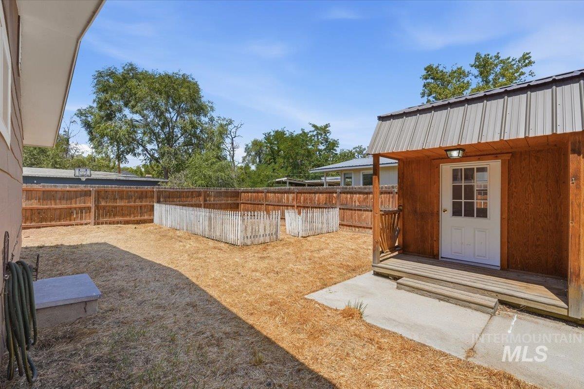 1360 W Targee St Property Photo 32
