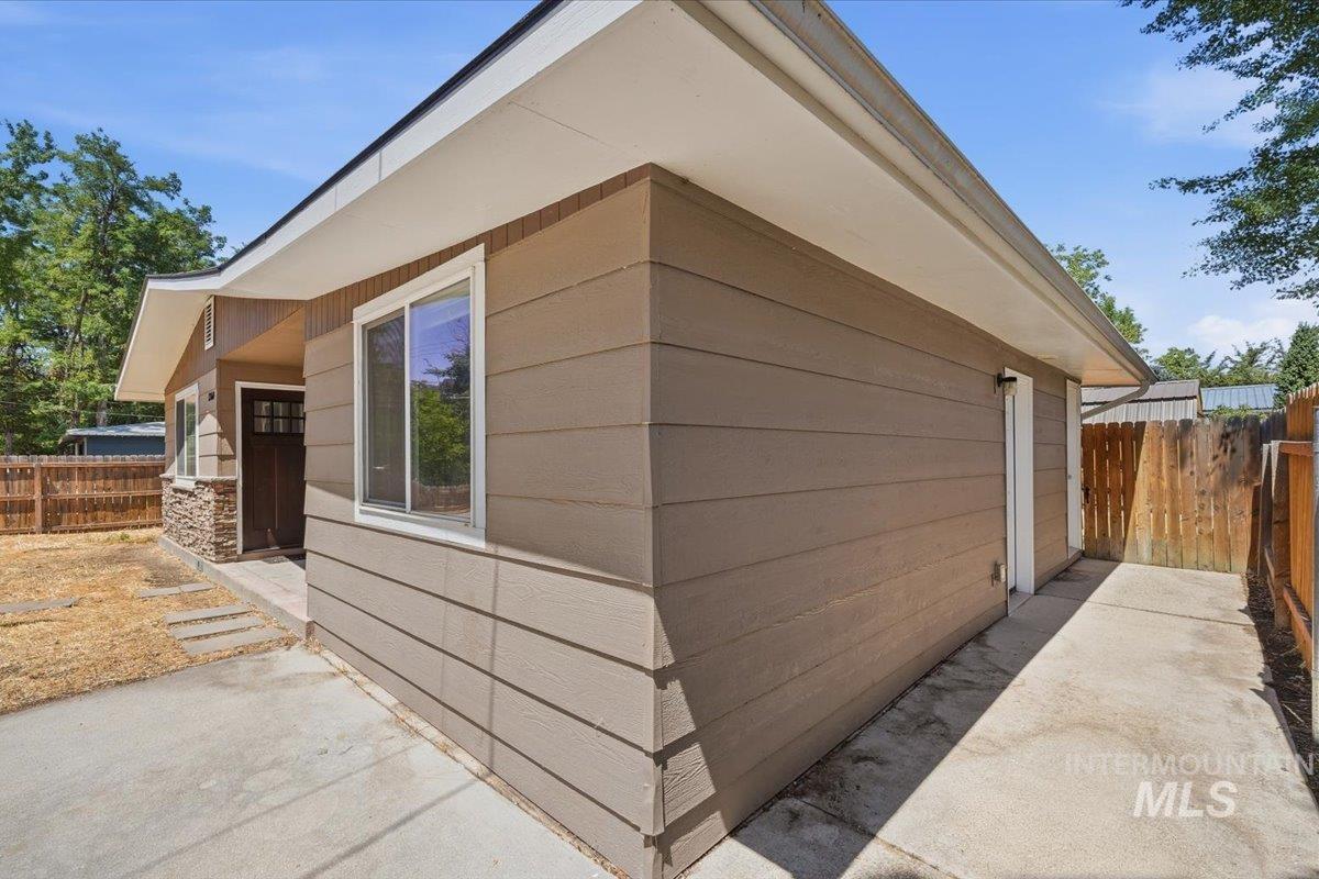 1360 W Targee St Property Photo 35